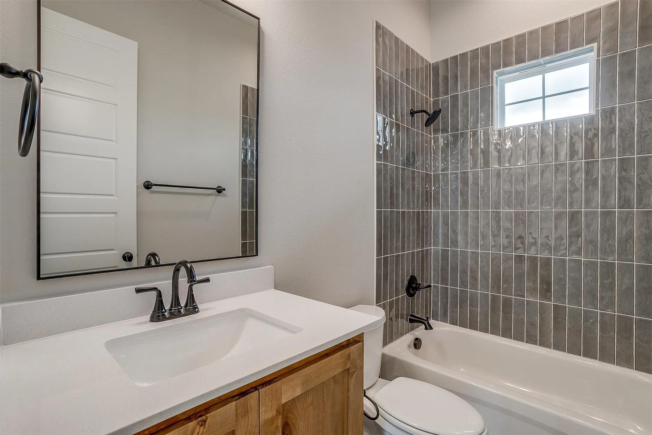 Single Family Residence For Sale in Ellis County , 125 Aiden Drive, Waxahachie, Texas 75165, 4 Bedroom, 3 Bathroom, 3 Garage spaces, 3,028 Sqft, built in 2024, New Construction - Incomplete, mls#21160930, Real Estate Agent in Waxahachie, Homes For Sale in Ellis county, Homes For Sale in Waxahachie, Realtor in Waxahachie Texas, Real Estate Brokerage Independent Realty Texas, Luminita Cordes Realtor