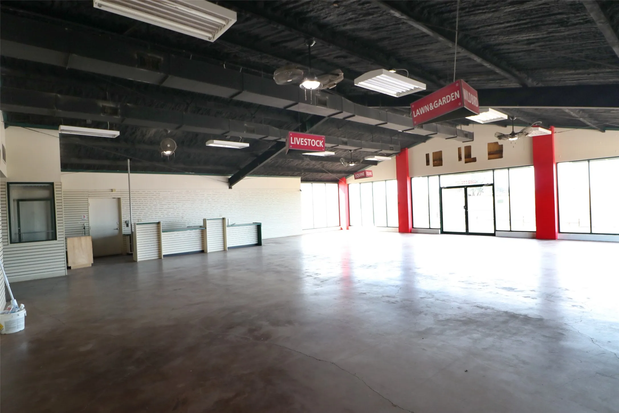 Business For Rent in Erath County , 3098 W Washington, Stephenville, Texas 76401, 0, 0, Garage spaces, 0 Sqft, built in 2006, Preowned, mls#21160267, Real Estate Agent in Stephenville, Homes For Rent in Erath county, Homes For Rent in Stephenville, Realtor in Stephenville Texas, Real Estate Brokerage Independent Realty Texas, Luminita Cordes Realtor