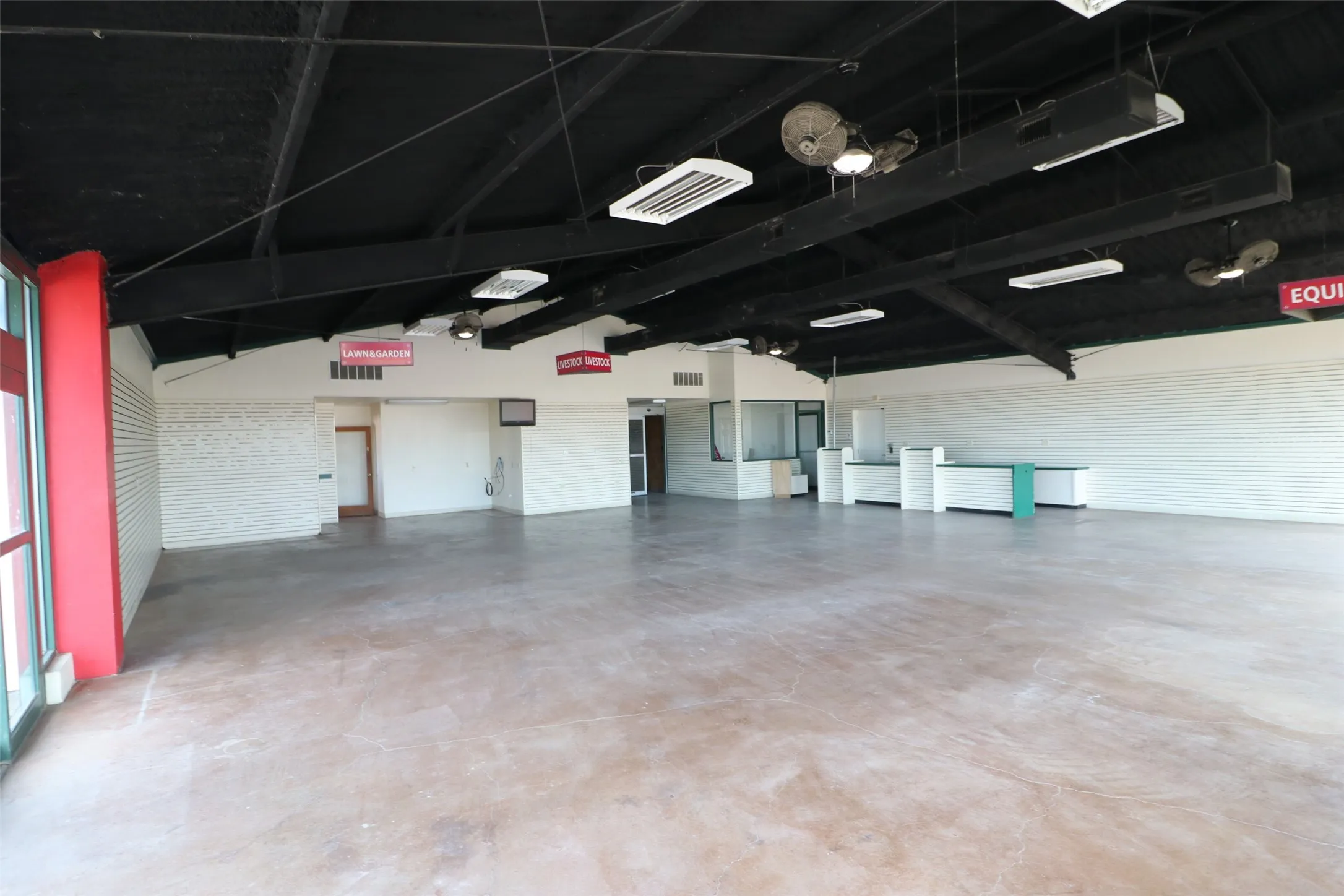 Business For Rent in Erath County , 3098 W Washington, Stephenville, Texas 76401, 0, 0, Garage spaces, 0 Sqft, built in 2006, Preowned, mls#21160267, Real Estate Agent in Stephenville, Homes For Rent in Erath county, Homes For Rent in Stephenville, Realtor in Stephenville Texas, Real Estate Brokerage Independent Realty Texas, Luminita Cordes Realtor