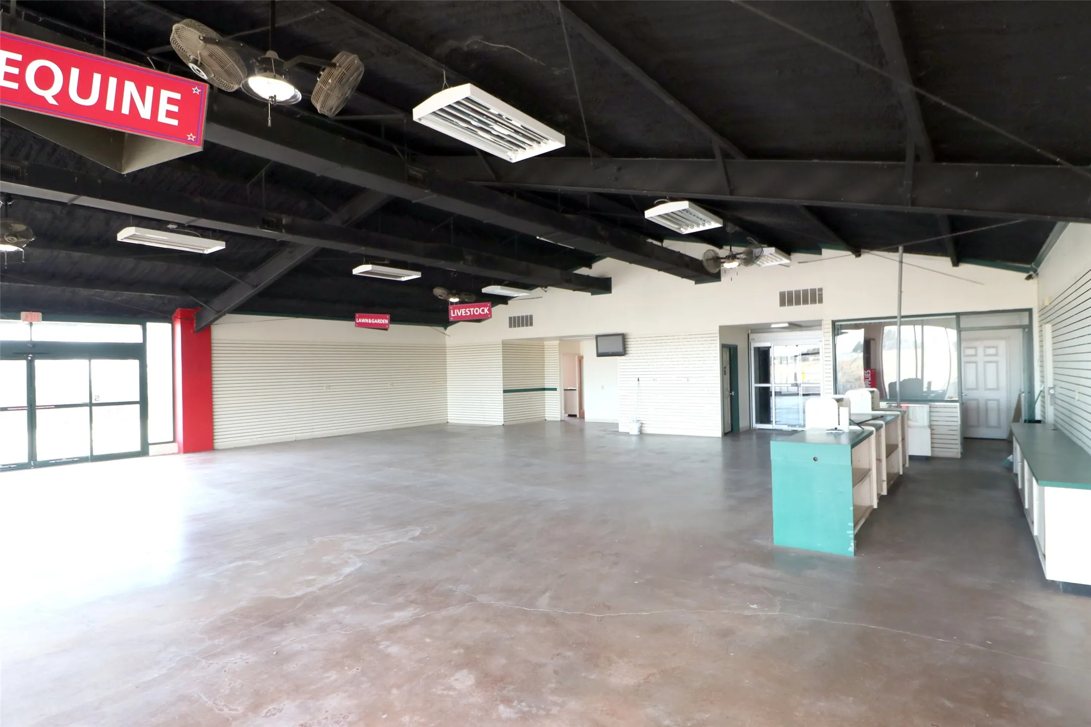 Business For Rent in Erath County , 3098 W Washington, Stephenville, Texas 76401, 0, 0, Garage spaces, 0 Sqft, built in 2006, Preowned, mls#21160267, Real Estate Agent in Stephenville, Homes For Rent in Erath county, Homes For Rent in Stephenville, Realtor in Stephenville Texas, Real Estate Brokerage Independent Realty Texas, Luminita Cordes Realtor