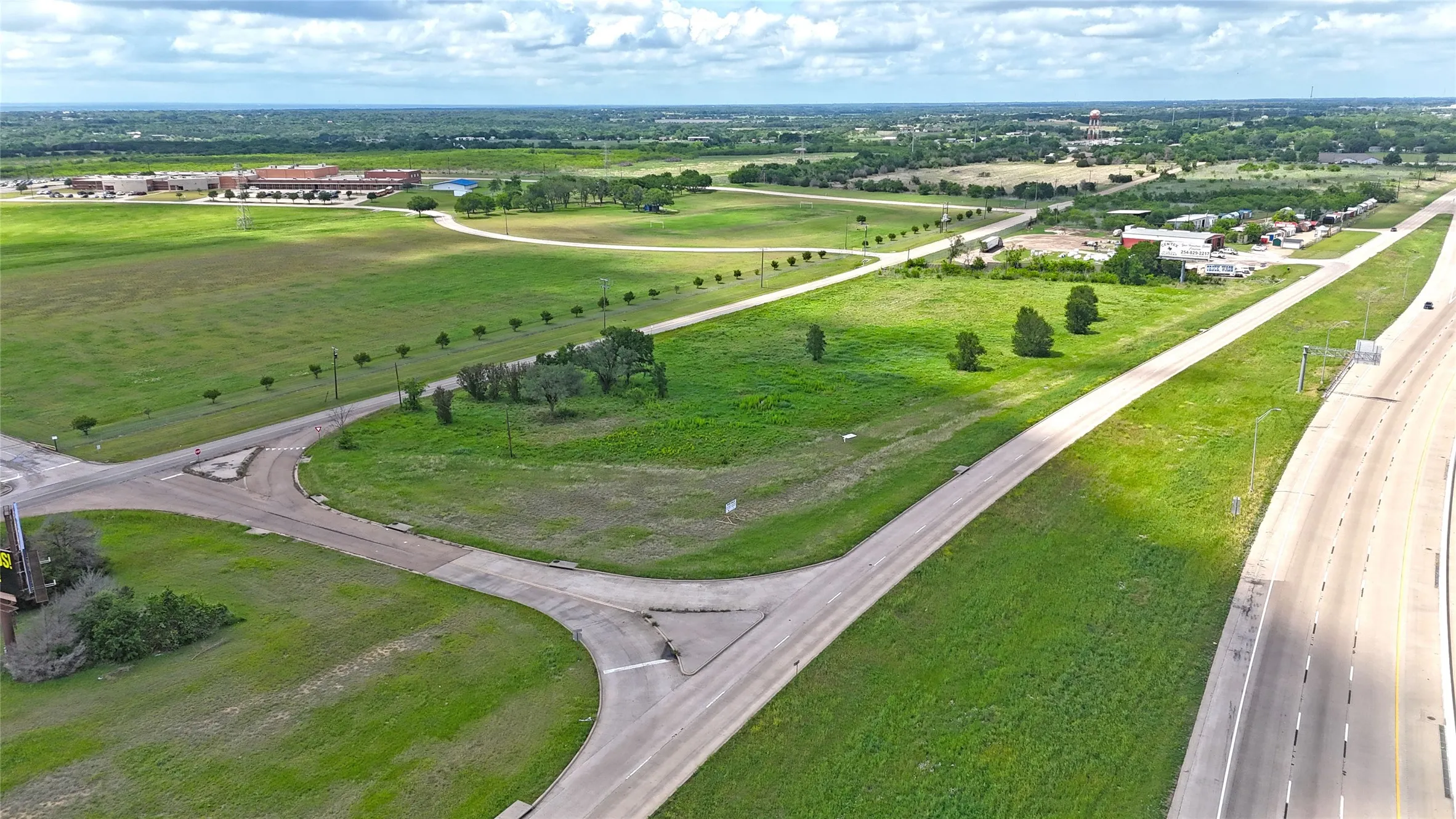 Unimproved Land For Sale in Mc Lennan County , TBD S Ih 35, Lacy Lakeview, Texas 76640, 0, 0, Garage spaces, 0 Sqft, built in 0, Unknown, mls#21160655, Real Estate Agent in Lacy Lakeview, Homes For Sale in Mc Lennan county, Homes For Sale in Lacy Lakeview, Realtor in Lacy Lakeview Texas, Real Estate Brokerage Independent Realty Texas, Luminita Cordes Realtor