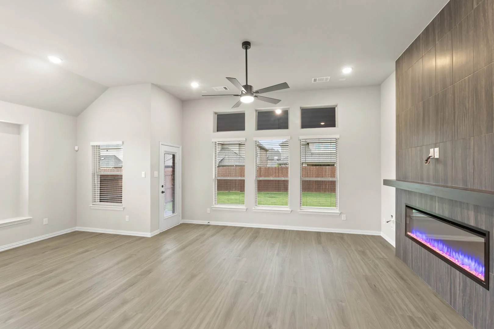 1315 Woodpecker-Living Room-2