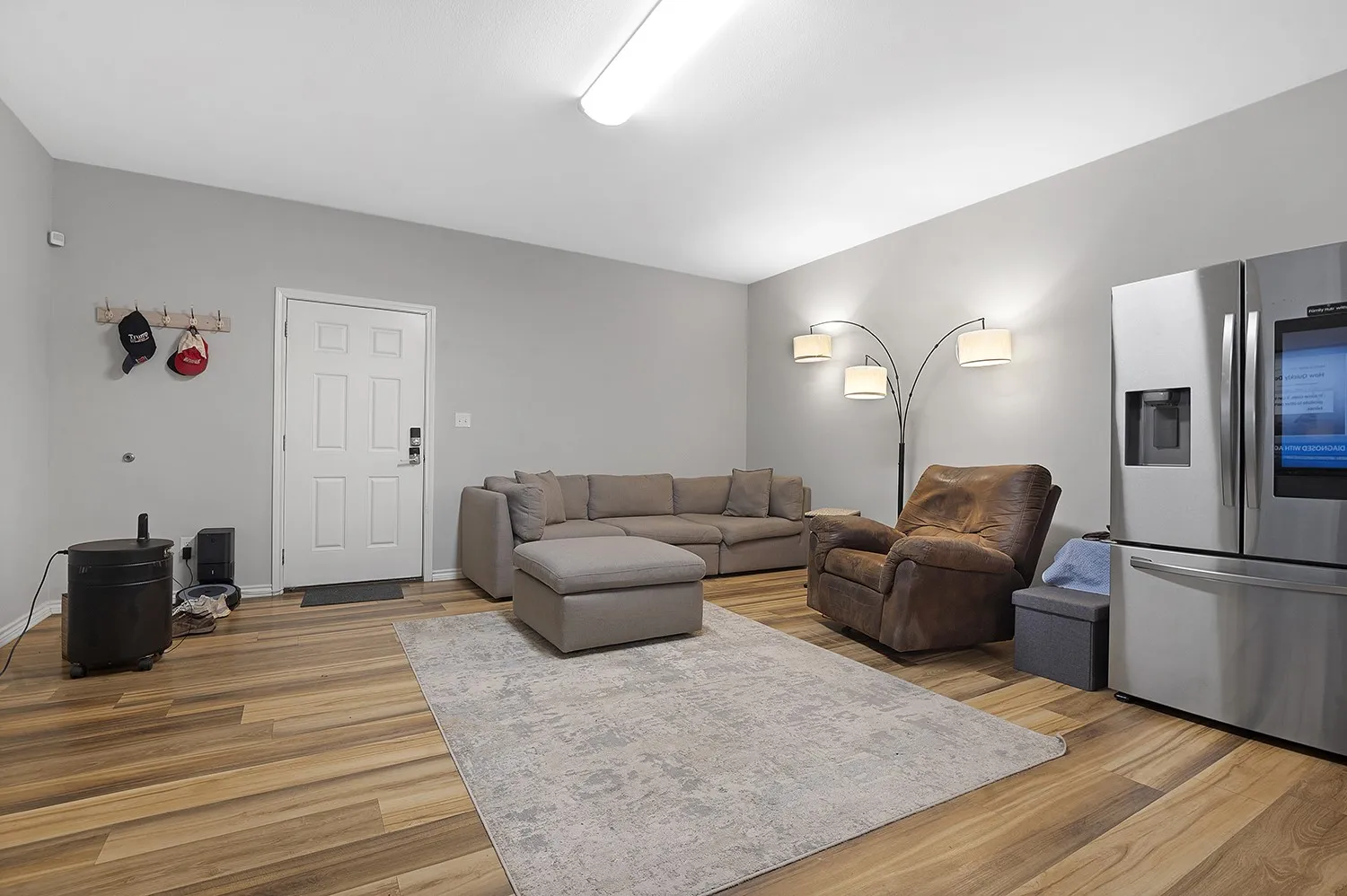 Flex space with exterior exit.
