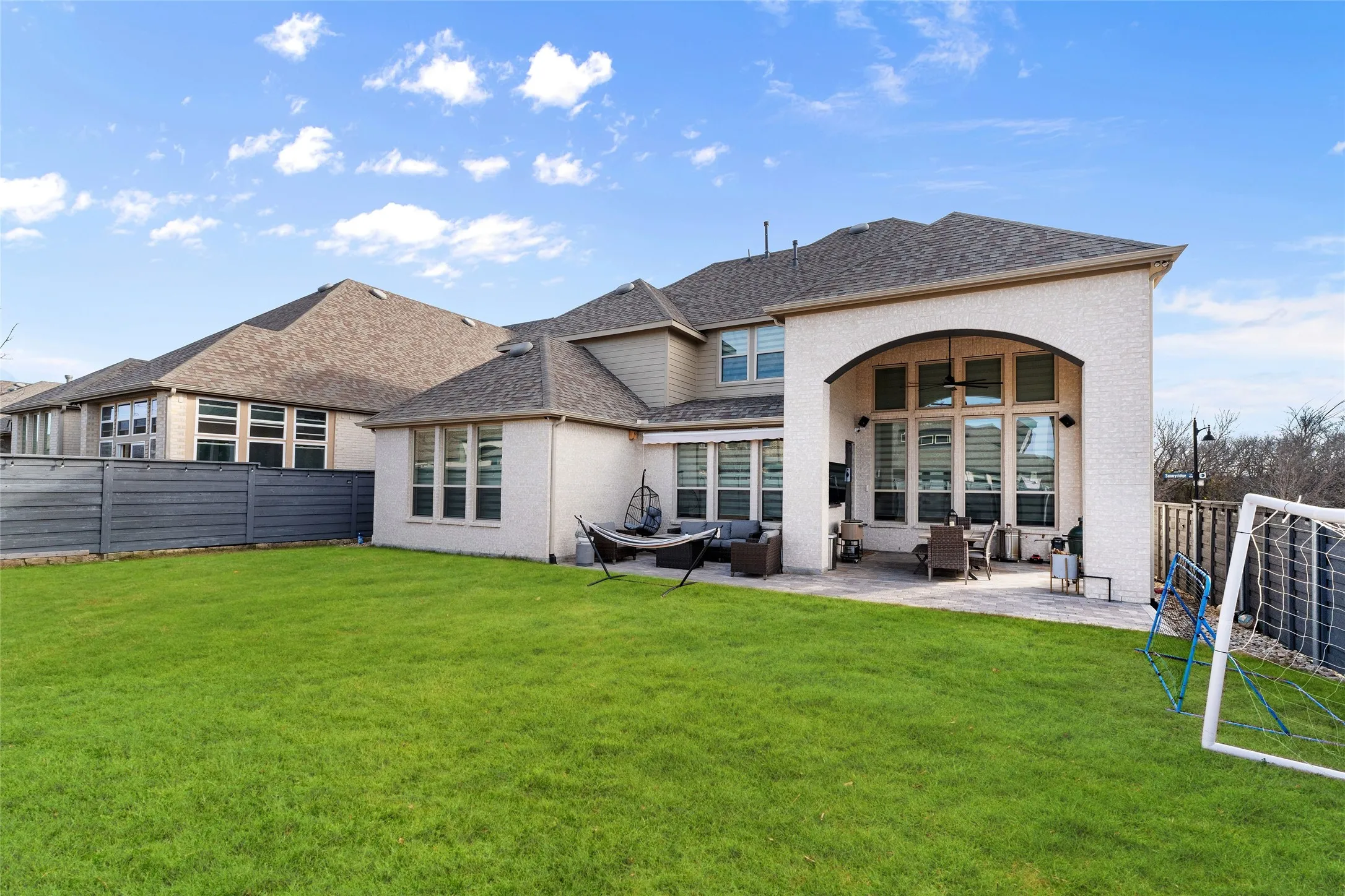 Single Family Residence For Sale in Denton County , 401 Sunnyridge Lane, Little Elm, Texas 76227, 4 Bedroom, 4 Bathroom, 3 Garage spaces, 3,447 Sqft, built in 2022, Preowned, mls#21160761, Real Estate Agent in Little Elm, Homes For Sale in Denton county, Homes For Sale in Little Elm, Realtor in Little Elm Texas, Real Estate Brokerage Independent Realty Texas, Luminita Cordes Realtor