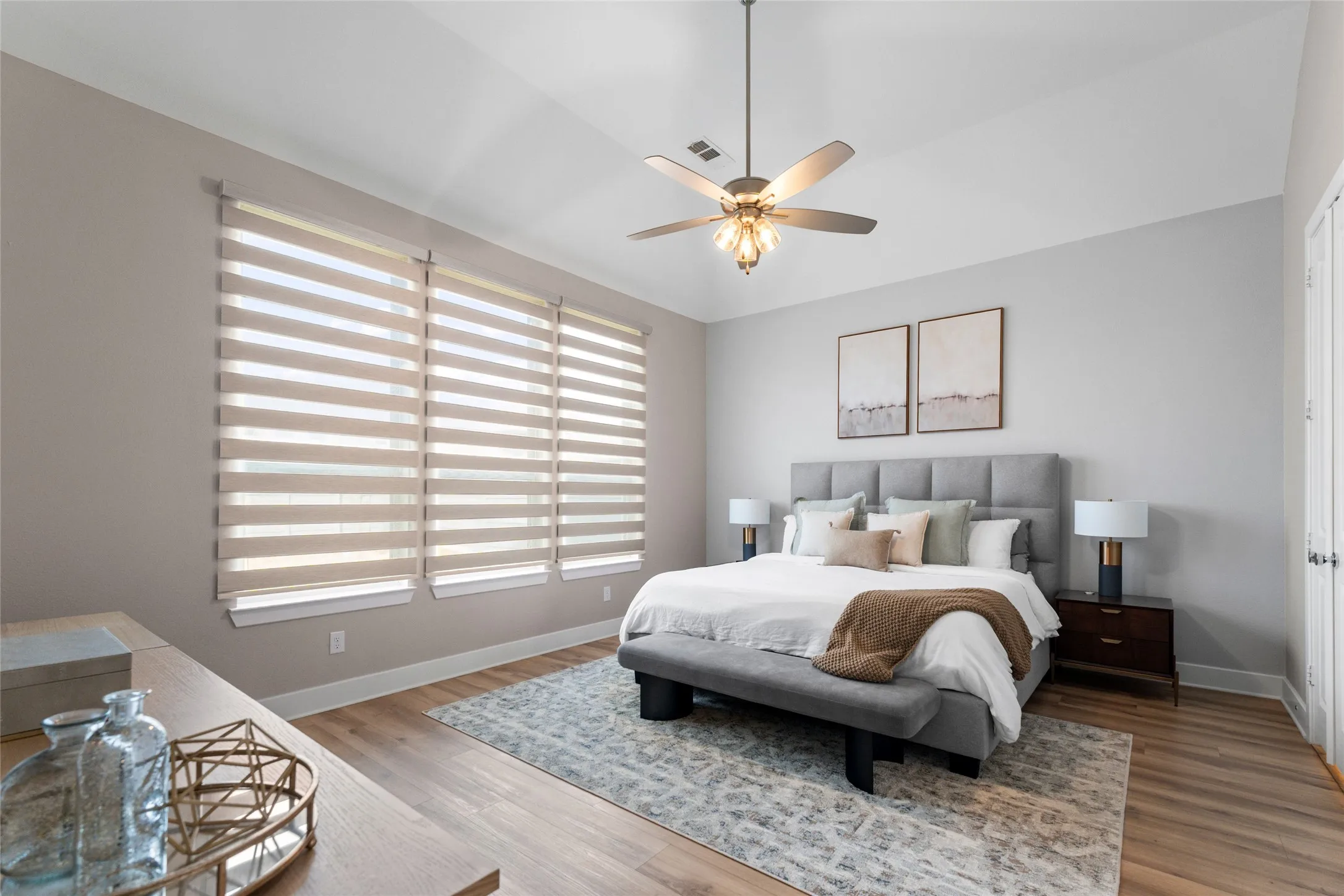 Single Family Residence For Sale in Denton County , 401 Sunnyridge Lane, Little Elm, Texas 76227, 4 Bedroom, 4 Bathroom, 3 Garage spaces, 3,447 Sqft, built in 2022, Preowned, mls#21160761, Real Estate Agent in Little Elm, Homes For Sale in Denton county, Homes For Sale in Little Elm, Realtor in Little Elm Texas, Real Estate Brokerage Independent Realty Texas, Luminita Cordes Realtor