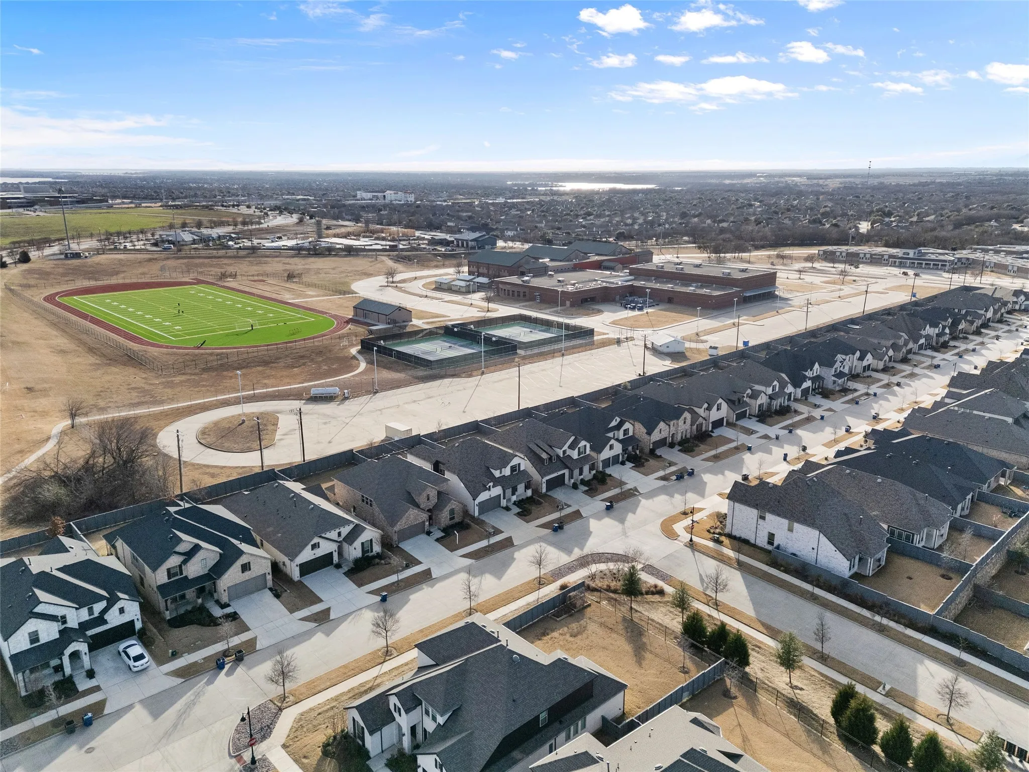 Single Family Residence For Sale in Denton County , 401 Sunnyridge Lane, Little Elm, Texas 76227, 4 Bedroom, 4 Bathroom, 3 Garage spaces, 3,447 Sqft, built in 2022, Preowned, mls#21160761, Real Estate Agent in Little Elm, Homes For Sale in Denton county, Homes For Sale in Little Elm, Realtor in Little Elm Texas, Real Estate Brokerage Independent Realty Texas, Luminita Cordes Realtor