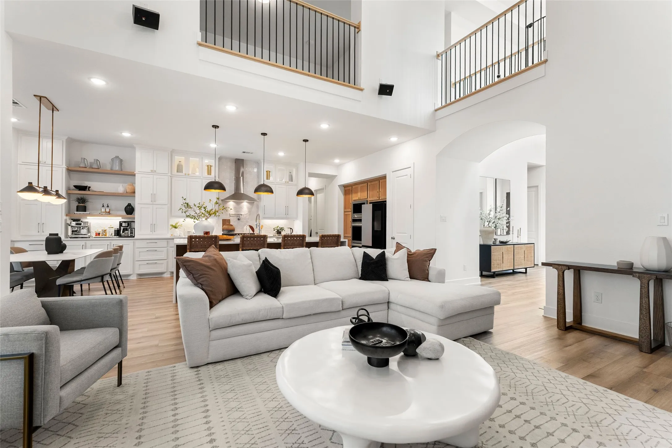 Single Family Residence For Sale in Denton County , 401 Sunnyridge Lane, Little Elm, Texas 76227, 4 Bedroom, 4 Bathroom, 3 Garage spaces, 3,447 Sqft, built in 2022, Preowned, mls#21160761, Real Estate Agent in Little Elm, Homes For Sale in Denton county, Homes For Sale in Little Elm, Realtor in Little Elm Texas, Real Estate Brokerage Independent Realty Texas, Luminita Cordes Realtor