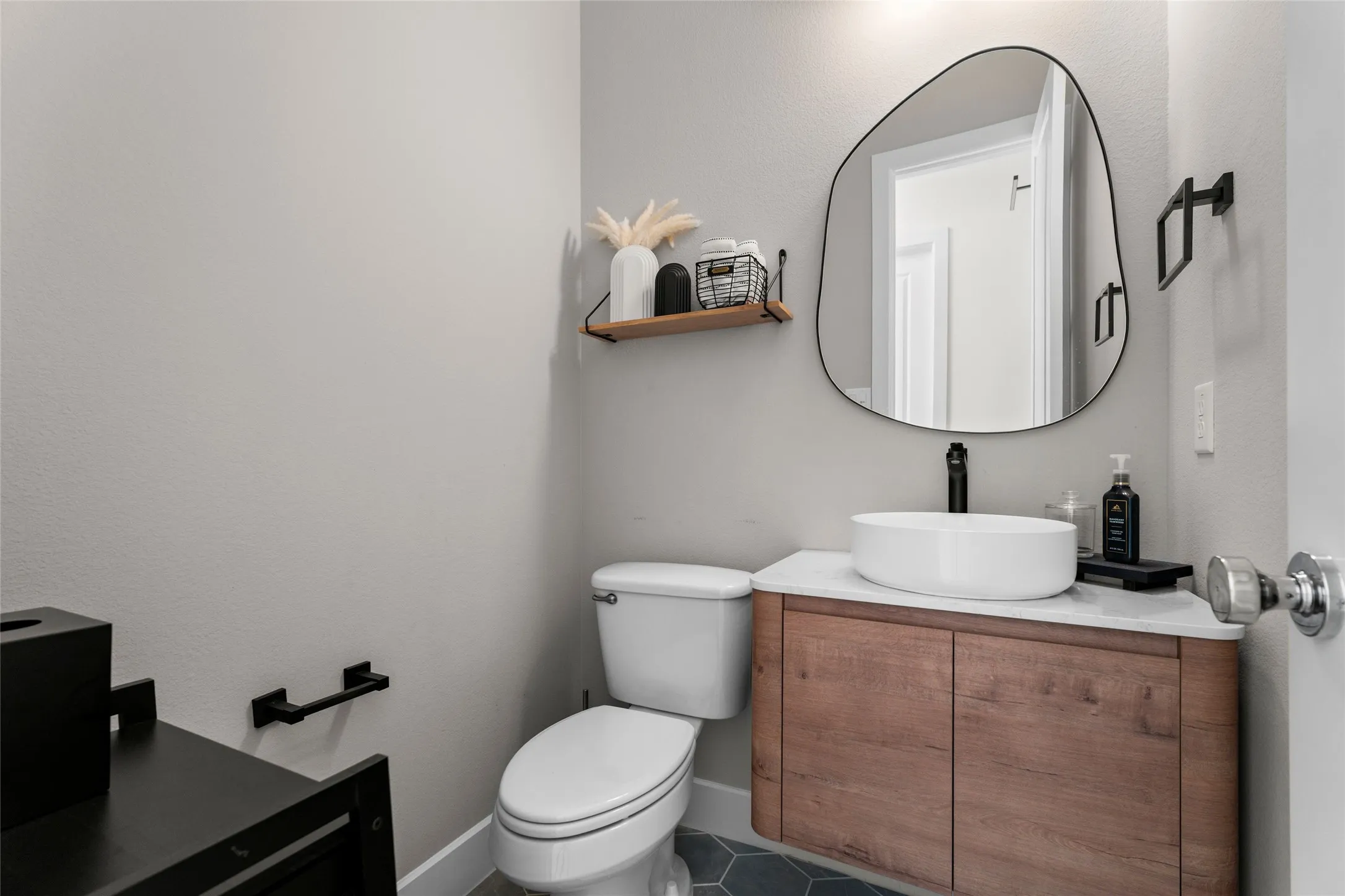 Single Family Residence For Sale in Denton County , 401 Sunnyridge Lane, Little Elm, Texas 76227, 4 Bedroom, 4 Bathroom, 3 Garage spaces, 3,447 Sqft, built in 2022, Preowned, mls#21160761, Real Estate Agent in Little Elm, Homes For Sale in Denton county, Homes For Sale in Little Elm, Realtor in Little Elm Texas, Real Estate Brokerage Independent Realty Texas, Luminita Cordes Realtor