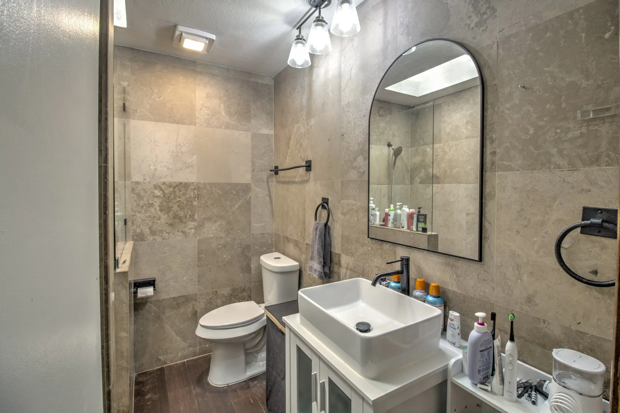 Single Family Residence For Sale in Grayson County , 2517 Nantucket Drive, Sherman, Texas 75092, 4 Bedroom, 3 Bathroom, 2 Garage spaces, 2,609 Sqft, built in 1975, Preowned, mls#21147354, Real Estate Agent in Sherman, Homes For Sale in Grayson county, Homes For Sale in Sherman, Realtor in Sherman Texas, Real Estate Brokerage Independent Realty Texas, Luminita Cordes Realtor