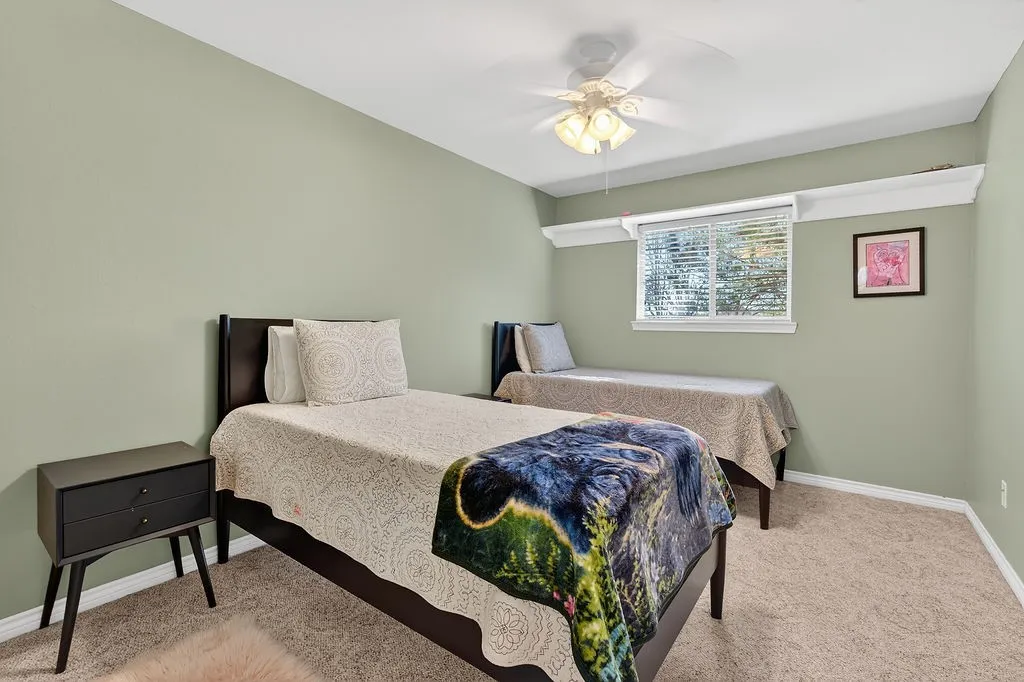 Single Family Residence For Sale in Henderson County , 7811 Double Oaks Road, Athens, Texas 75752, 5 Bedroom, 4 Bathroom, 2 Garage spaces, 3,994 Sqft, built in 1993, mls#21161338, Real Estate Agent in Athens, Homes For Sale in Henderson county, Homes For Sale in Athens, Realtor in Athens Texas, Real Estate Brokerage Independent Realty Texas, Luminita Cordes Realtor