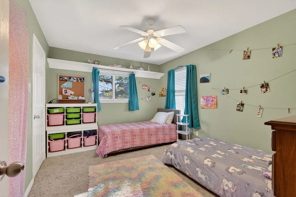 Single Family Residence For Sale in Henderson County , 7811 Double Oaks Road, Athens, Texas 75752, 5 Bedroom, 4 Bathroom, 2 Garage spaces, 3,994 Sqft, built in 1993, mls#21161338, Real Estate Agent in Athens, Homes For Sale in Henderson county, Homes For Sale in Athens, Realtor in Athens Texas, Real Estate Brokerage Independent Realty Texas, Luminita Cordes Realtor