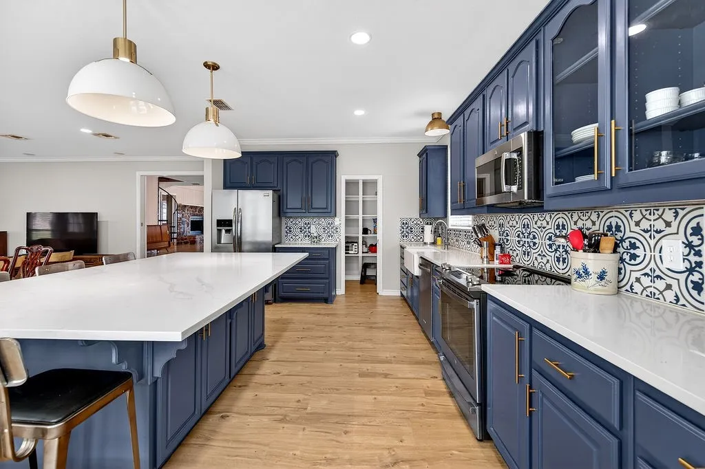 Single Family Residence For Sale in Henderson County , 7811 Double Oaks Road, Athens, Texas 75752, 5 Bedroom, 4 Bathroom, 2 Garage spaces, 3,994 Sqft, built in 1993, mls#21161338, Real Estate Agent in Athens, Homes For Sale in Henderson county, Homes For Sale in Athens, Realtor in Athens Texas, Real Estate Brokerage Independent Realty Texas, Luminita Cordes Realtor
