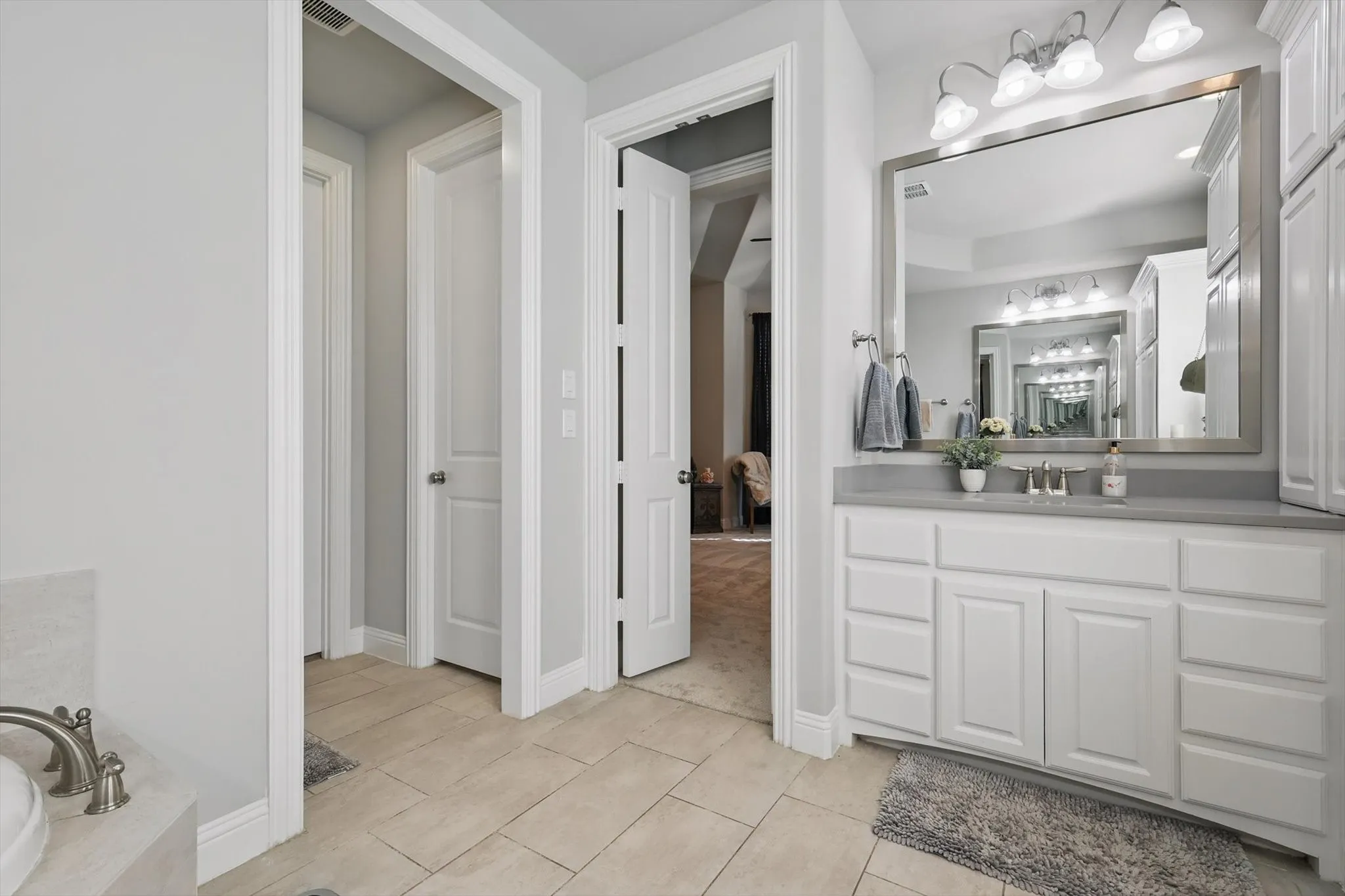 Single Family Residence For Sale in Collin County , 1120 Ellicott Drive, Celina, Texas 75009, 5 Bedroom, 7 Bathroom, 4 Garage spaces, 4,321 Sqft, built in 2017, Preowned, Price $939,999, mls#21161039, Real Estate Agent in Celina, Homes For Sale in Collin county, Homes For Sale in Celina, Realtor in Celina Texas, Real Estate Brokerage Independent Realty Texas, Luminita Cordes Realtor