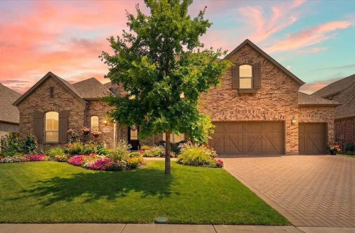 Single Family Residence For Sale in Collin County , 1120 Ellicott Drive, Celina, Texas 75009, 5 Bedroom, 7 Bathroom, 4 Garage spaces, 4,321 Sqft, built in 2017, Preowned, Price $939,999, mls#21161039, Real Estate Agent in Celina, Homes For Sale in Collin county, Homes For Sale in Celina, Realtor in Celina Texas, Real Estate Brokerage Independent Realty Texas, Luminita Cordes Realtor