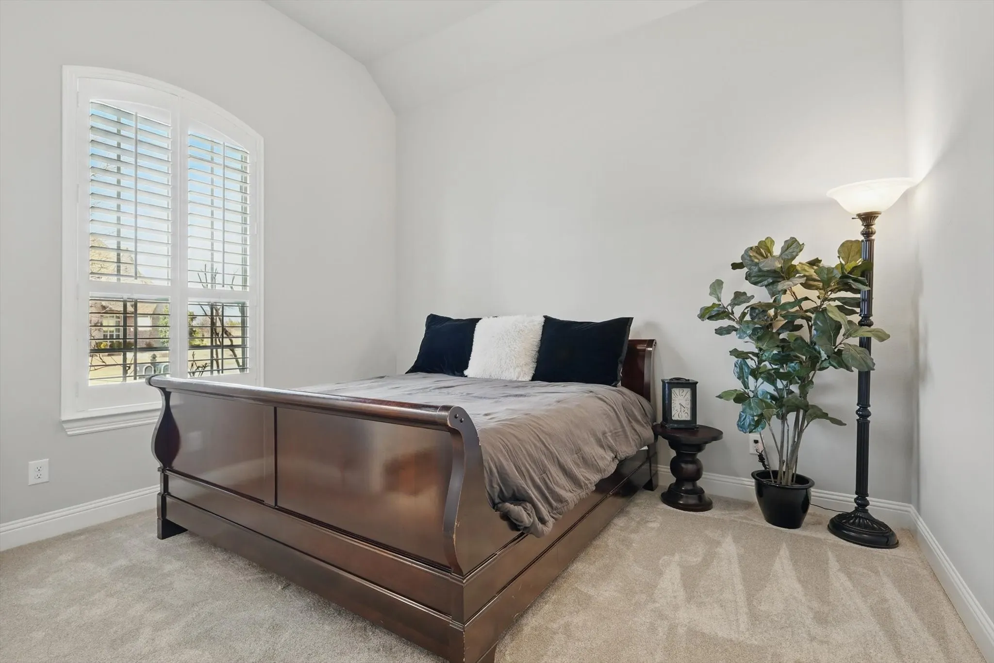 Single Family Residence For Sale in Collin County , 1120 Ellicott Drive, Celina, Texas 75009, 5 Bedroom, 7 Bathroom, 4 Garage spaces, 4,321 Sqft, built in 2017, Preowned, Price $939,999, mls#21161039, Real Estate Agent in Celina, Homes For Sale in Collin county, Homes For Sale in Celina, Realtor in Celina Texas, Real Estate Brokerage Independent Realty Texas, Luminita Cordes Realtor
