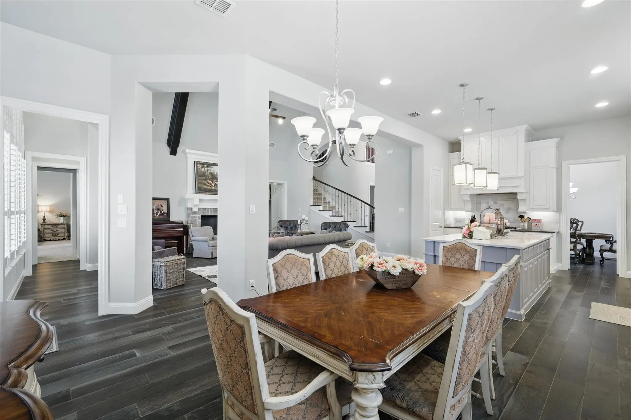 Single Family Residence For Sale in Collin County , 1120 Ellicott Drive, Celina, Texas 75009, 5 Bedroom, 7 Bathroom, 4 Garage spaces, 4,321 Sqft, built in 2017, Preowned, Price $939,999, mls#21161039, Real Estate Agent in Celina, Homes For Sale in Collin county, Homes For Sale in Celina, Realtor in Celina Texas, Real Estate Brokerage Independent Realty Texas, Luminita Cordes Realtor