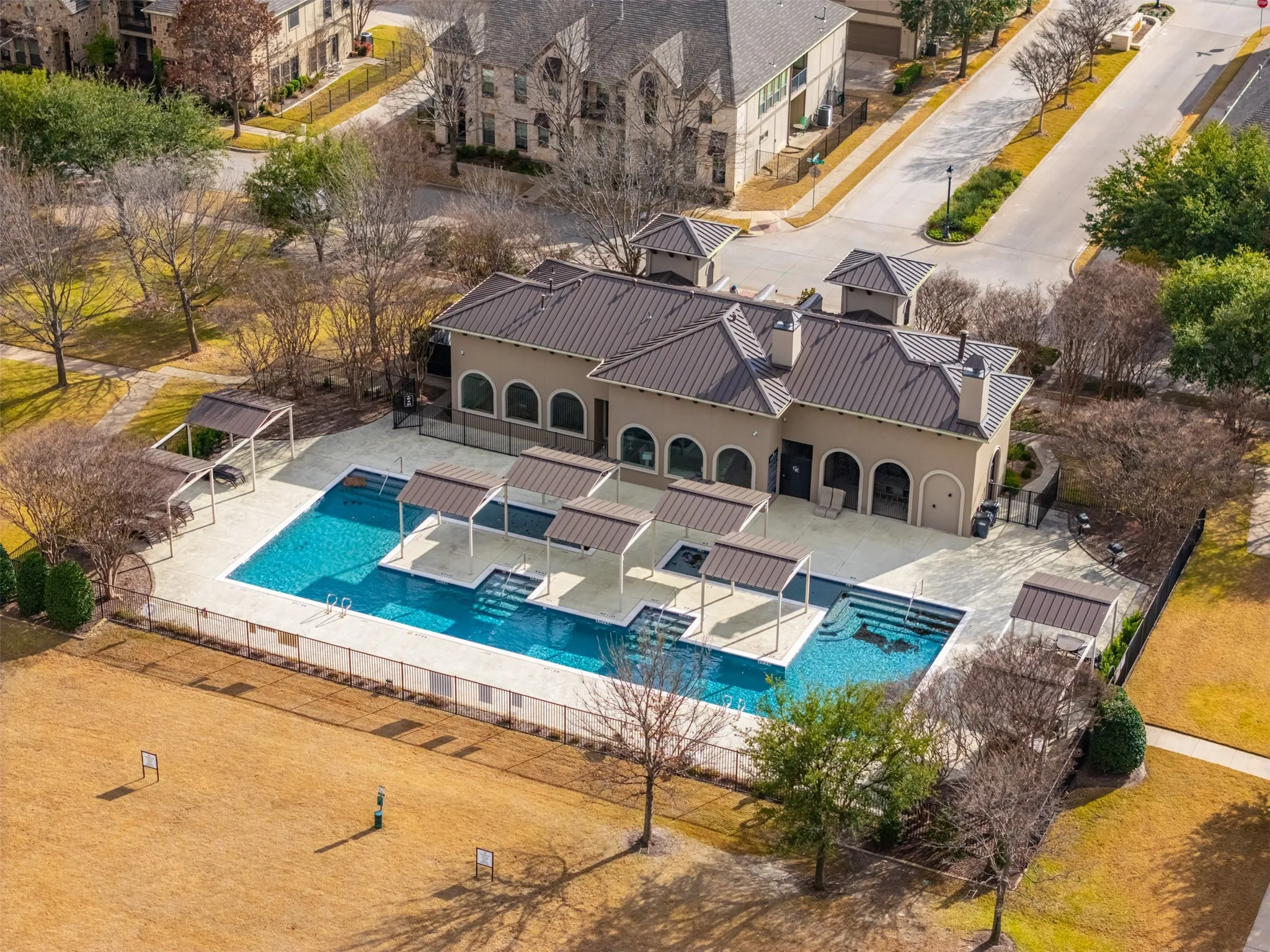 Townhouse For Sale in Collin County , 5412 Conch Train Road, Mc Kinney, Texas 75070, 3 Bedroom, 3 Bathroom, 2 Garage spaces, 2,034 Sqft, built in 2006, Preowned, mls#21152853, Real Estate Agent in Mc Kinney, Homes For Sale in Collin county, Homes For Sale in Mc Kinney, Realtor in Mc Kinney Texas, Real Estate Brokerage Independent Realty Texas, Luminita Cordes Realtor