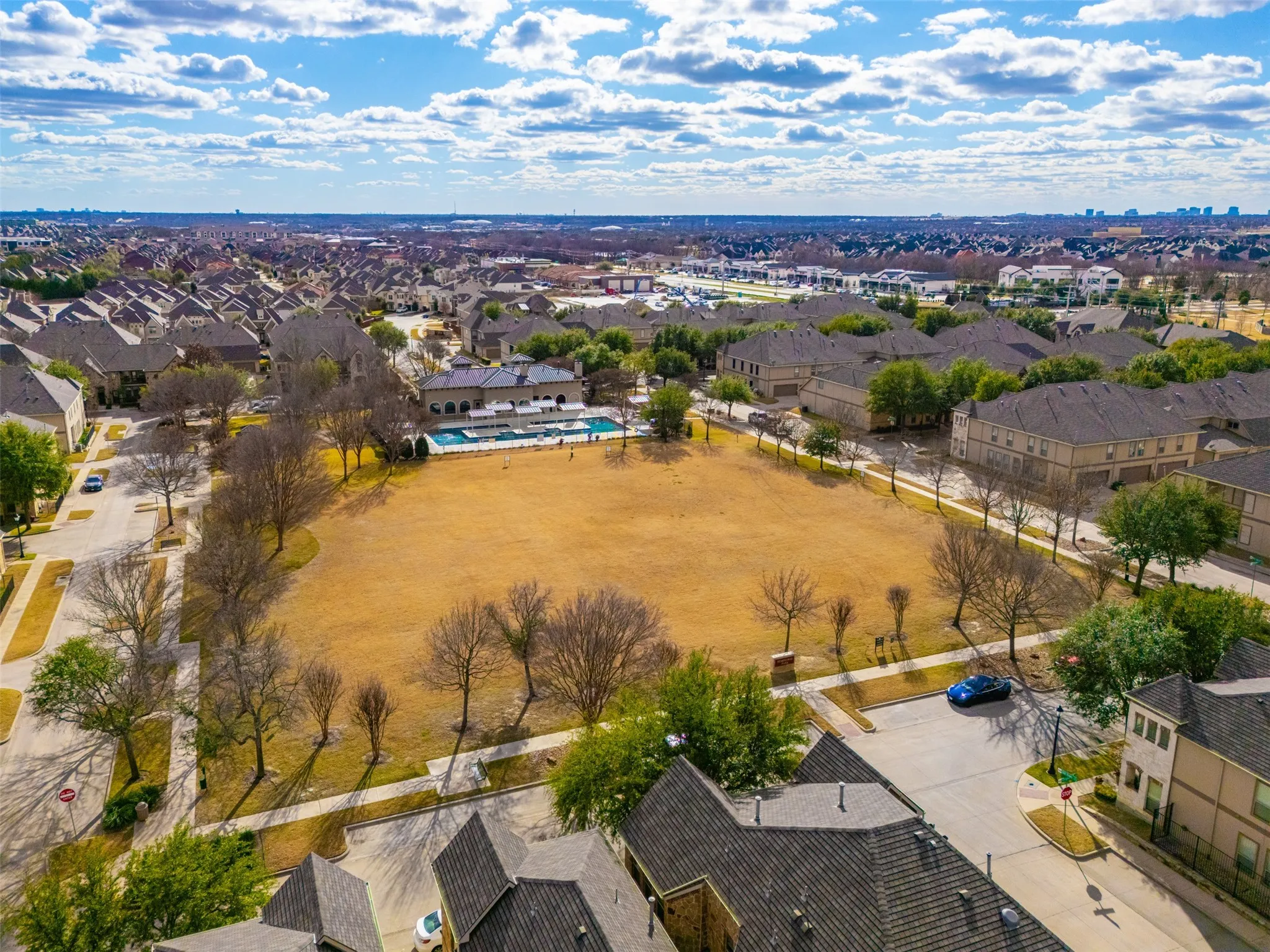 Townhouse For Sale in Collin County , 5412 Conch Train Road, Mc Kinney, Texas 75070, 3 Bedroom, 3 Bathroom, 2 Garage spaces, 2,034 Sqft, built in 2006, Preowned, mls#21152853, Real Estate Agent in Mc Kinney, Homes For Sale in Collin county, Homes For Sale in Mc Kinney, Realtor in Mc Kinney Texas, Real Estate Brokerage Independent Realty Texas, Luminita Cordes Realtor