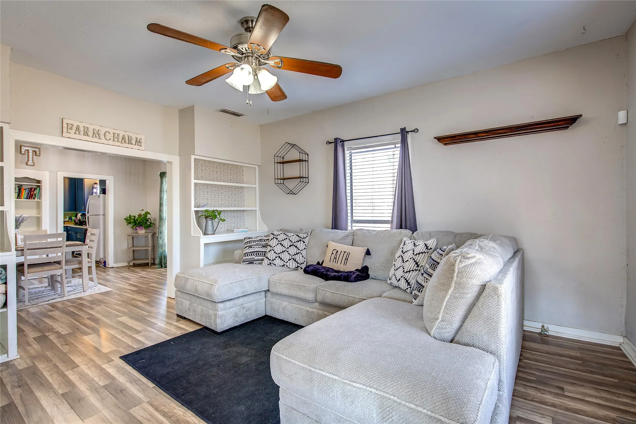 Single Family Residence For Sale in Hopkins County , 50 County Road 3557, Sulphur Bluff, Texas 75481, 3 Bedroom, 1 Bathroom, Garage spaces, 1,450 Sqft, built in 1920, Preowned, mls#21160816, Real Estate Agent in Sulphur Bluff, Homes For Sale in Hopkins county, Homes For Sale in Sulphur Bluff, Realtor in Sulphur Bluff Texas, Real Estate Brokerage Independent Realty Texas, Luminita Cordes Realtor