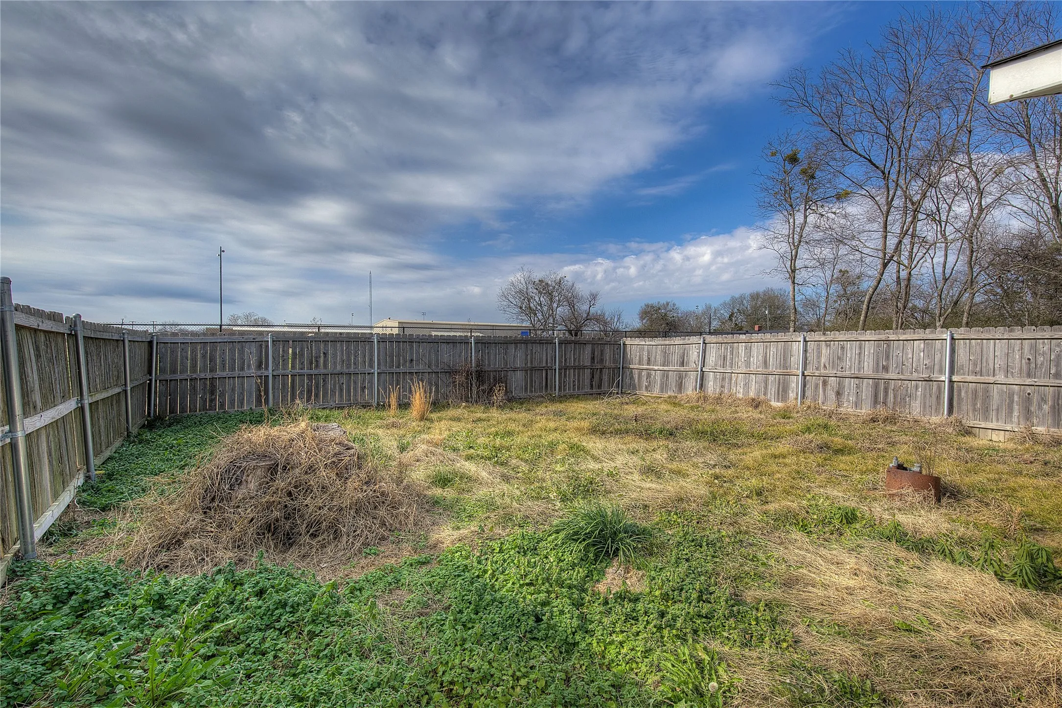 Single Family Residence For Sale in Hopkins County , 50 County Road 3557, Sulphur Bluff, Texas 75481, 3 Bedroom, 1 Bathroom, Garage spaces, 1,450 Sqft, built in 1920, Preowned, mls#21160816, Real Estate Agent in Sulphur Bluff, Homes For Sale in Hopkins county, Homes For Sale in Sulphur Bluff, Realtor in Sulphur Bluff Texas, Real Estate Brokerage Independent Realty Texas, Luminita Cordes Realtor
