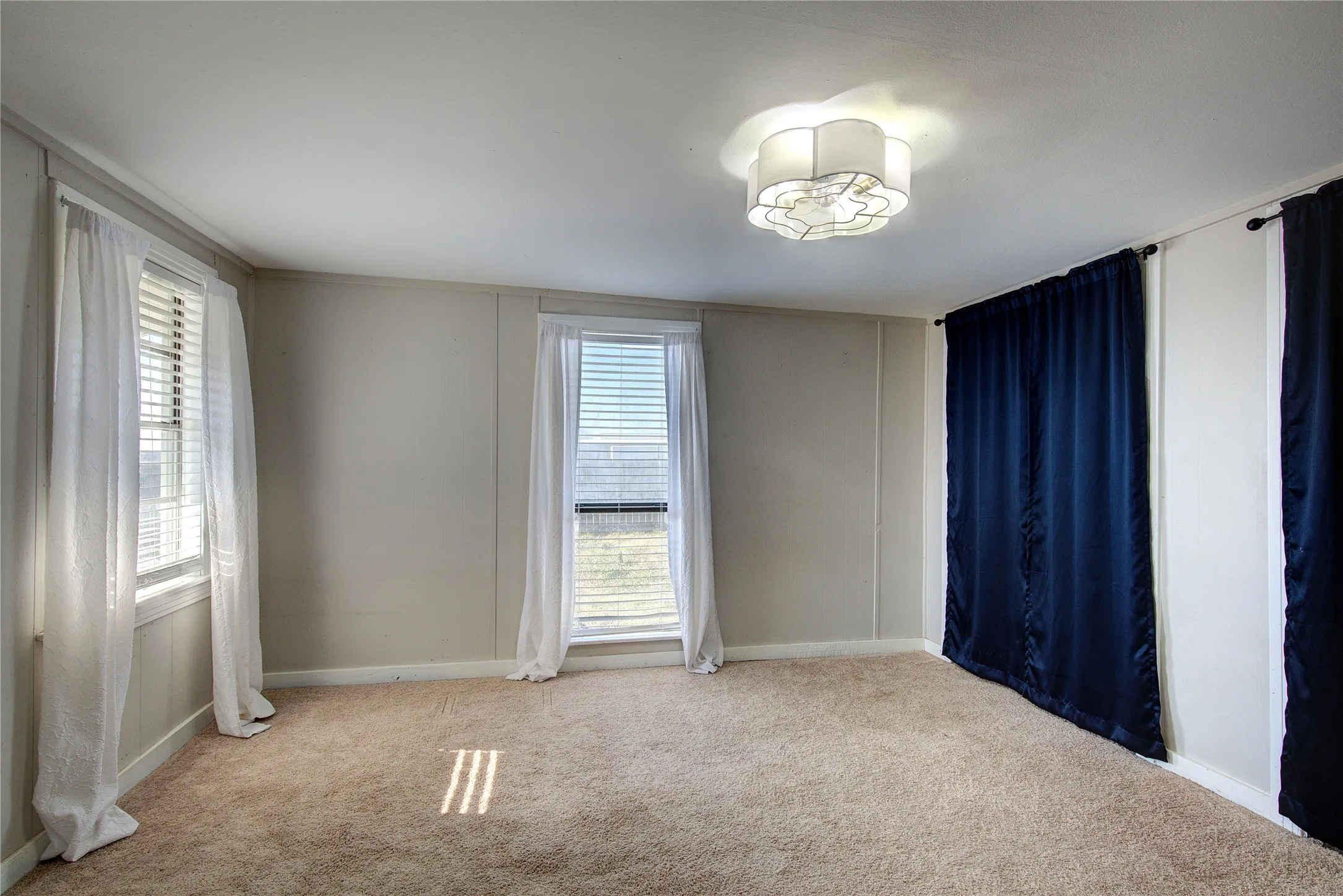 Single Family Residence For Sale in Hopkins County , 50 County Road 3557, Sulphur Bluff, Texas 75481, 3 Bedroom, 1 Bathroom, Garage spaces, 1,450 Sqft, built in 1920, Preowned, mls#21160816, Real Estate Agent in Sulphur Bluff, Homes For Sale in Hopkins county, Homes For Sale in Sulphur Bluff, Realtor in Sulphur Bluff Texas, Real Estate Brokerage Independent Realty Texas, Luminita Cordes Realtor
