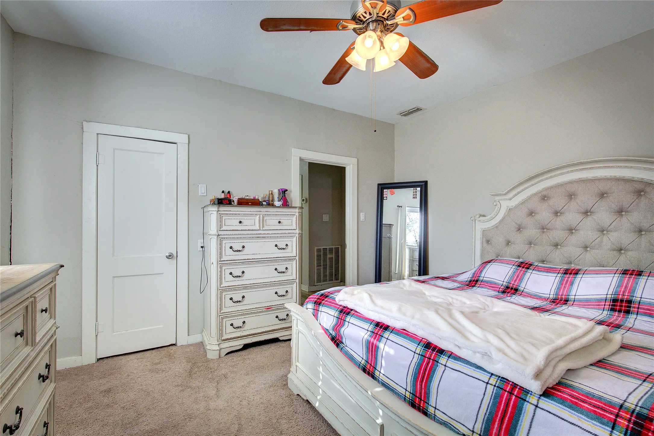 Single Family Residence For Sale in Hopkins County , 50 County Road 3557, Sulphur Bluff, Texas 75481, 3 Bedroom, 1 Bathroom, Garage spaces, 1,450 Sqft, built in 1920, Preowned, mls#21160816, Real Estate Agent in Sulphur Bluff, Homes For Sale in Hopkins county, Homes For Sale in Sulphur Bluff, Realtor in Sulphur Bluff Texas, Real Estate Brokerage Independent Realty Texas, Luminita Cordes Realtor