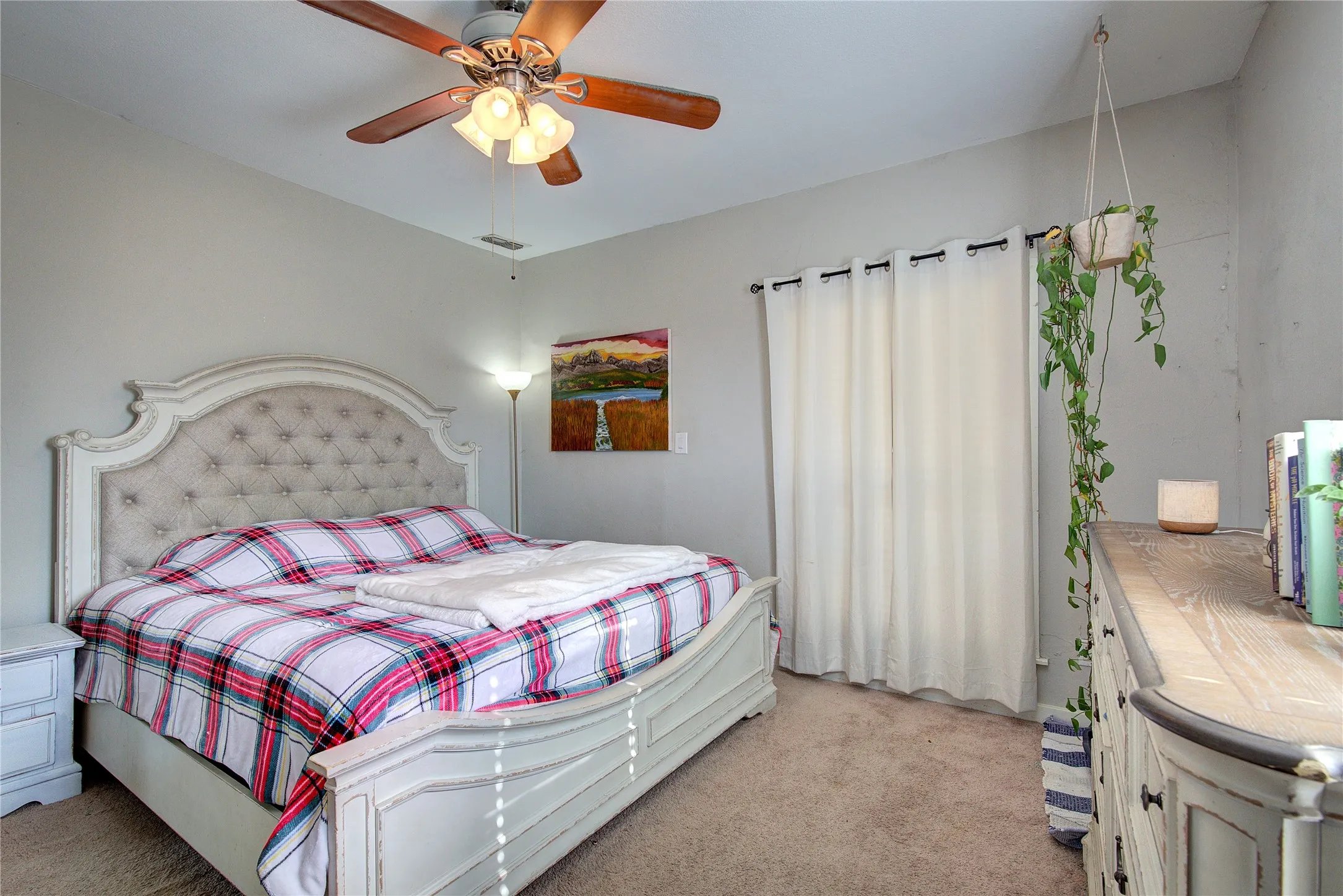 Single Family Residence For Sale in Hopkins County , 50 County Road 3557, Sulphur Bluff, Texas 75481, 3 Bedroom, 1 Bathroom, Garage spaces, 1,450 Sqft, built in 1920, Preowned, mls#21160816, Real Estate Agent in Sulphur Bluff, Homes For Sale in Hopkins county, Homes For Sale in Sulphur Bluff, Realtor in Sulphur Bluff Texas, Real Estate Brokerage Independent Realty Texas, Luminita Cordes Realtor