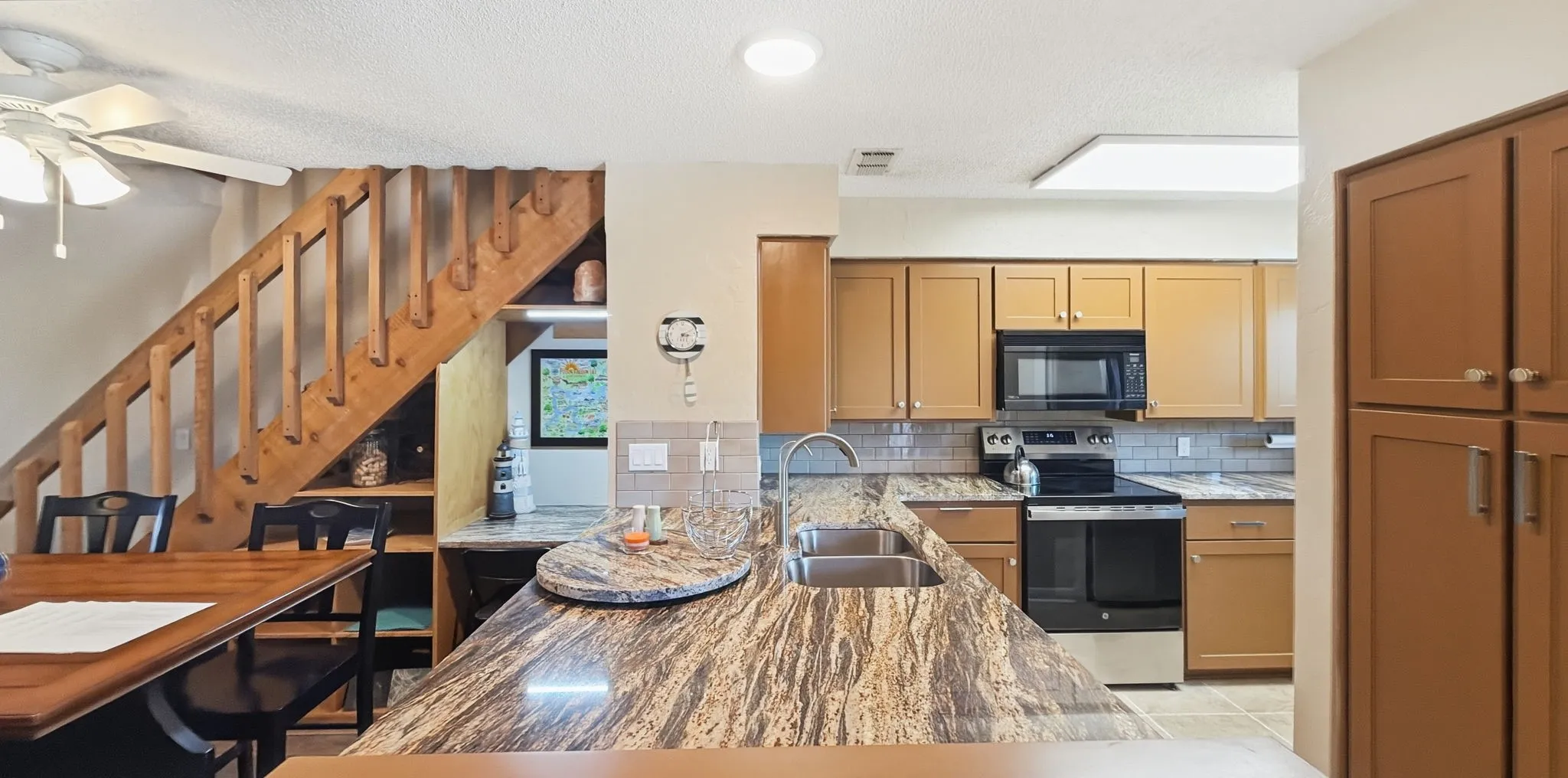Condominium For Sale in Palo Pinto County , 3037 Hells Gate Loop C208, Possum Kingdom Lake, Texas 76475, 3 Bedrooms, 2 Bathrooms, Garage spaces, 1,340 Sqft, built in 1988, Preowned, Price $330,000, mls#21132412, Real Estate Agent in Possum Kingdom Lake, Homes For Sale in Palo Pinto county, Homes For Sale in Possum Kingdom Lake, Realtor in Possum Kingdom Lake Texas, Real Estate Brokerage Independent Realty Texas, Luminita Cordes Realtor
