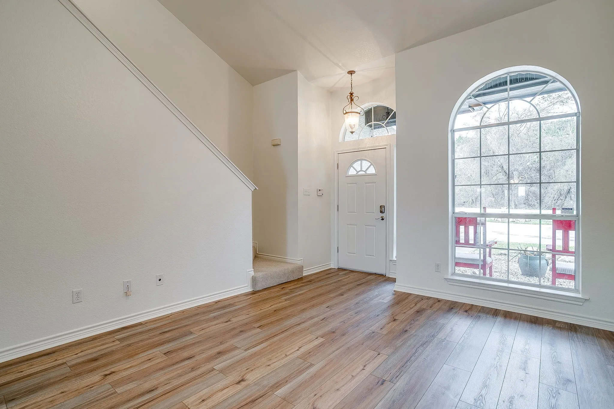 Single Family Residence For Sale in Hill County , 1451 Lakeside Trail, Whitney, Texas 76692, 3 Bedroom, 2 Bathroom, 2 Garage spaces, 1,994 Sqft, built in 2000, mls#21160911, Real Estate Agent in Whitney, Homes For Sale in Hill county, Homes For Sale in Whitney, Realtor in Whitney Texas, Real Estate Brokerage Independent Realty Texas, Luminita Cordes Realtor