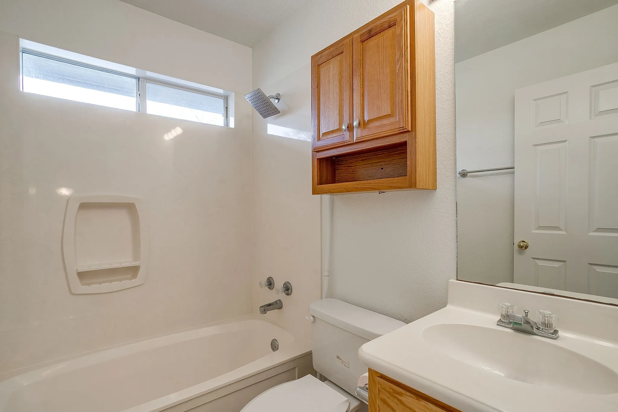 Single Family Residence For Sale in Hill County , 1451 Lakeside Trail, Whitney, Texas 76692, 3 Bedroom, 2 Bathroom, 2 Garage spaces, 1,994 Sqft, built in 2000, mls#21160911, Real Estate Agent in Whitney, Homes For Sale in Hill county, Homes For Sale in Whitney, Realtor in Whitney Texas, Real Estate Brokerage Independent Realty Texas, Luminita Cordes Realtor