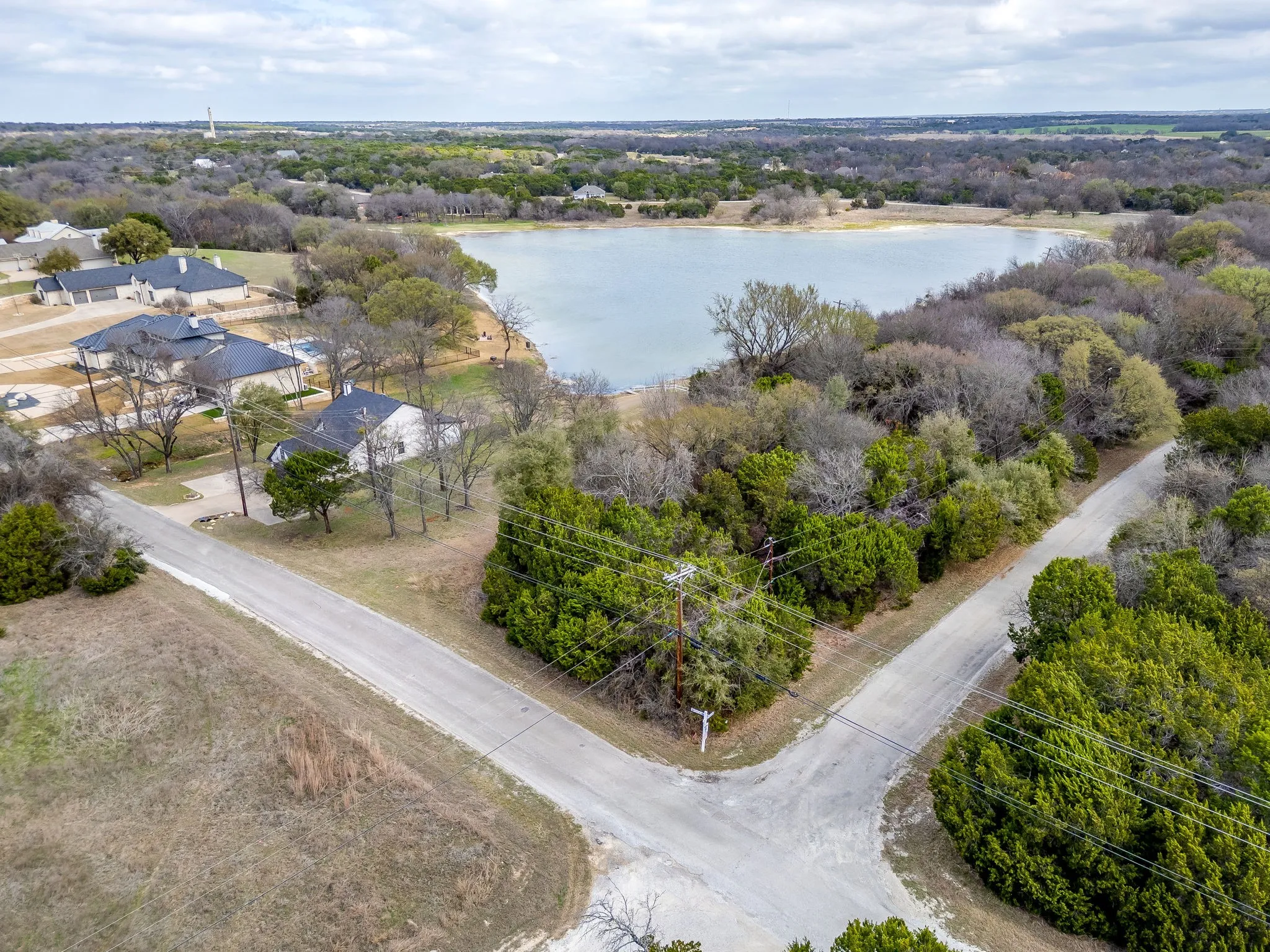 Single Family Residence For Sale in Hill County , 1451 Lakeside Trail, Whitney, Texas 76692, 3 Bedroom, 2 Bathroom, 2 Garage spaces, 1,994 Sqft, built in 2000, mls#21160911, Real Estate Agent in Whitney, Homes For Sale in Hill county, Homes For Sale in Whitney, Realtor in Whitney Texas, Real Estate Brokerage Independent Realty Texas, Luminita Cordes Realtor