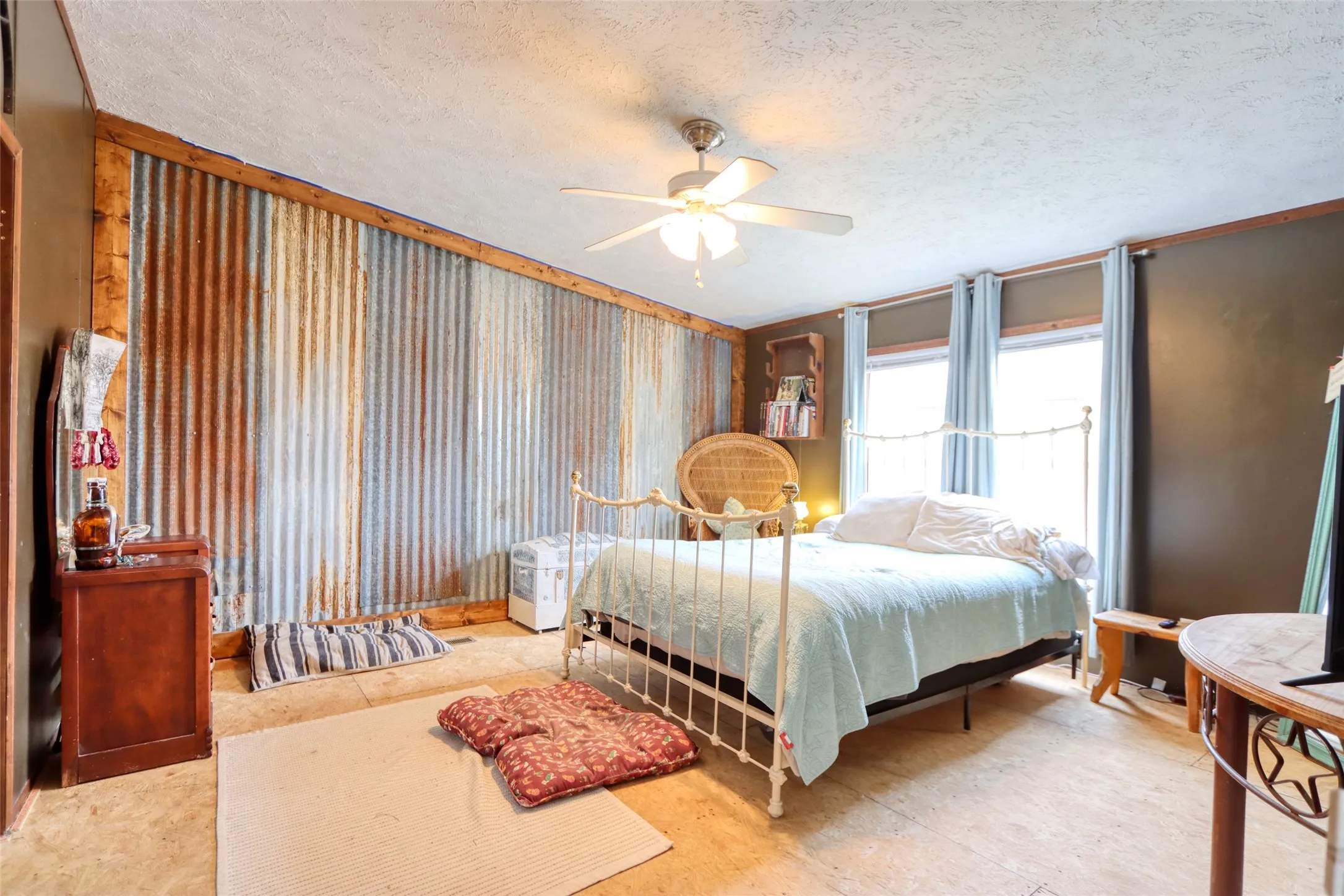 Mobile Home For Sale in Hill County , 408 HCR 1414, Blum, Texas 76627, 3 Bedroom, 2 Bathroom, Garage spaces, 2,136 Sqft, built in 2009, mls#21159620, Real Estate Agent in Blum, Homes For Sale in Hill county, Homes For Sale in Blum, Realtor in Blum Texas, Real Estate Brokerage Independent Realty Texas, Luminita Cordes Realtor