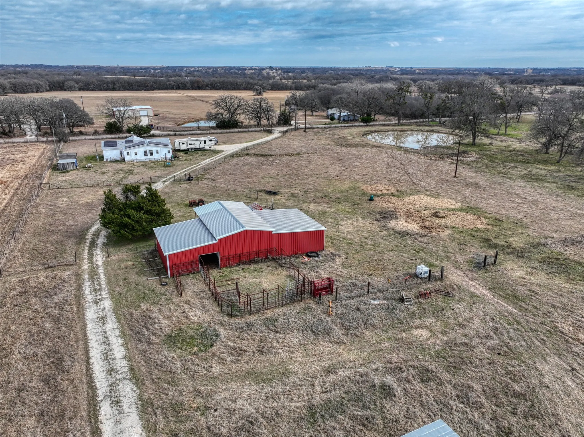 Mobile Home For Sale in Hill County , 408 HCR 1414, Blum, Texas 76627, 3 Bedroom, 2 Bathroom, Garage spaces, 2,136 Sqft, built in 2009, mls#21159620, Real Estate Agent in Blum, Homes For Sale in Hill county, Homes For Sale in Blum, Realtor in Blum Texas, Real Estate Brokerage Independent Realty Texas, Luminita Cordes Realtor