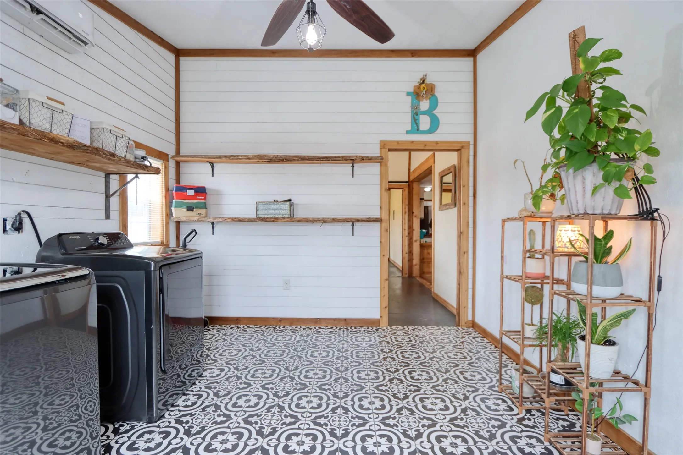 Mobile Home For Sale in Hill County , 408 HCR 1414, Blum, Texas 76627, 3 Bedroom, 2 Bathroom, Garage spaces, 2,136 Sqft, built in 2009, mls#21159620, Real Estate Agent in Blum, Homes For Sale in Hill county, Homes For Sale in Blum, Realtor in Blum Texas, Real Estate Brokerage Independent Realty Texas, Luminita Cordes Realtor