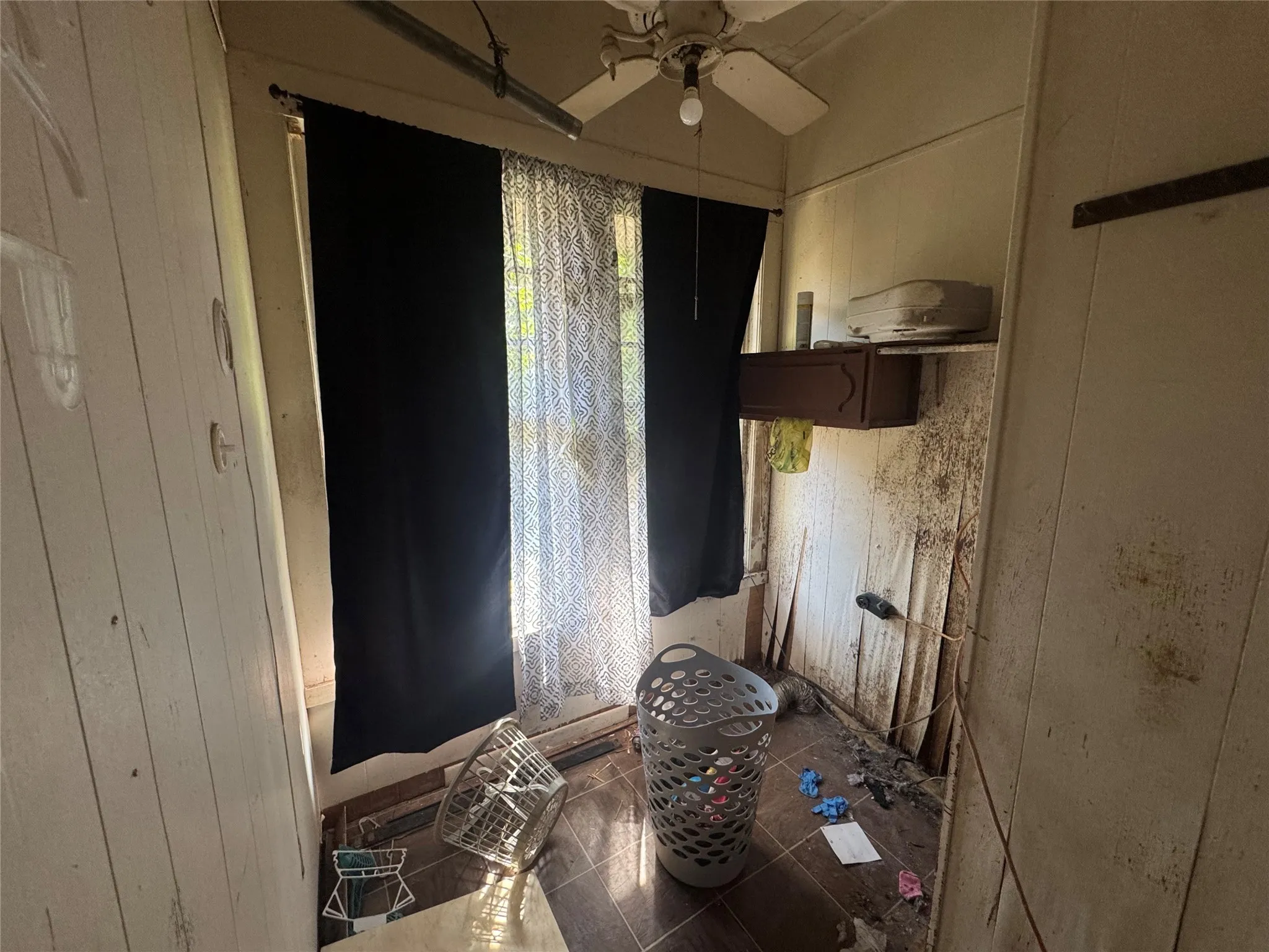 Single Family Residence For Sale in Angelina County , 521 N 1st Street, Lufkin, Texas 75901, 3 Bedrooms, 2 Bathrooms, Garage spaces, 2,330 Sqft, built in 1930, Price $80,000, mls#21161458, Real Estate Agent in Lufkin, Homes For Sale in Angelina county, Homes For Sale in Lufkin, Realtor in Lufkin Texas, Real Estate Brokerage Independent Realty Texas, Luminita Cordes Realtor