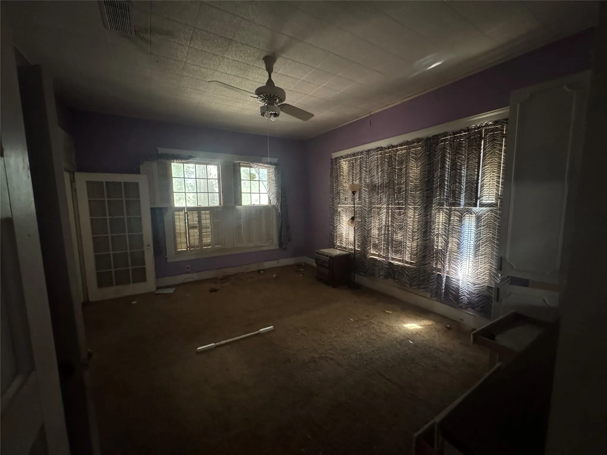 Single Family Residence For Sale in Angelina County , 521 N 1st Street, Lufkin, Texas 75901, 3 Bedrooms, 2 Bathrooms, Garage spaces, 2,330 Sqft, built in 1930, Price $80,000, mls#21161458, Real Estate Agent in Lufkin, Homes For Sale in Angelina county, Homes For Sale in Lufkin, Realtor in Lufkin Texas, Real Estate Brokerage Independent Realty Texas, Luminita Cordes Realtor