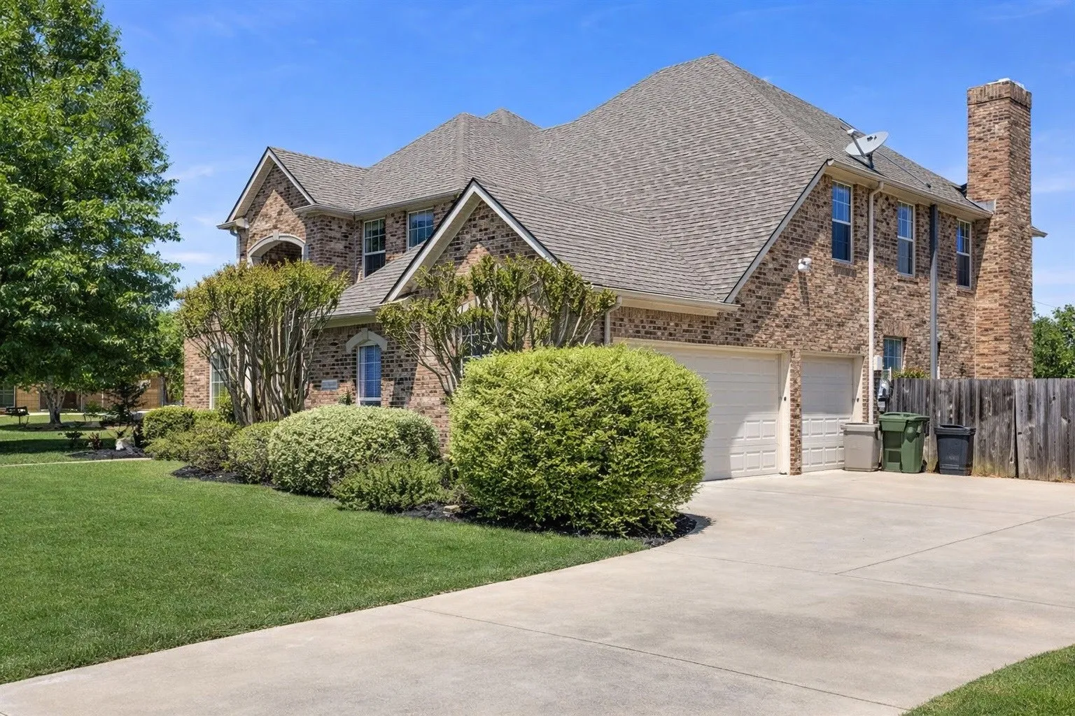 Single Family Residence For Rent in Tarrant County , 1308 Normandy Drive, Southlake, Texas 76092, 4 Bedroom, 5 Bathroom, 3 Garage spaces, 4,158 Sqft, built in 1994, mls#21161510, Real Estate Agent in Southlake, Homes For Rent in Tarrant county, Homes For Rent in Southlake, Realtor in Southlake Texas, Real Estate Brokerage Independent Realty Texas, Luminita Cordes Realtor