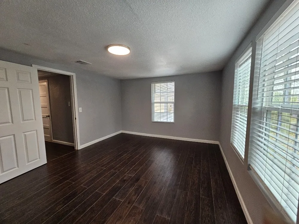 Single Family Residence For Sale in Johnson County , 207 Pine Street, Keene, Texas 76059, 2 Bedroom, 1 Bathroom, Garage spaces, 968 Sqft, built in 1970, mls#21161527, Real Estate Agent in Keene, Homes For Sale in Johnson county, Homes For Sale in Keene, Realtor in Keene Texas, Real Estate Brokerage Independent Realty Texas, Luminita Cordes Realtor