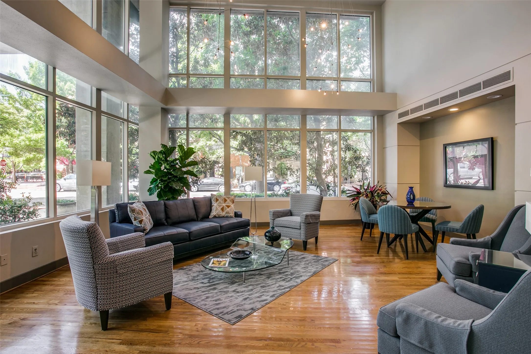 Condominium For Sale in Dallas County , 5055 Addison Circle 205, Addison, Texas 75001, 2 Bedroom, 2 Bathroom, 2 Garage spaces, 2,128 Sqft, built in 2000, Preowned, mls#21160354, Real Estate Agent in Addison, Homes For Sale in Dallas county, Homes For Sale in Addison, Realtor in Addison Texas, Real Estate Brokerage Independent Realty Texas, Luminita Cordes Realtor