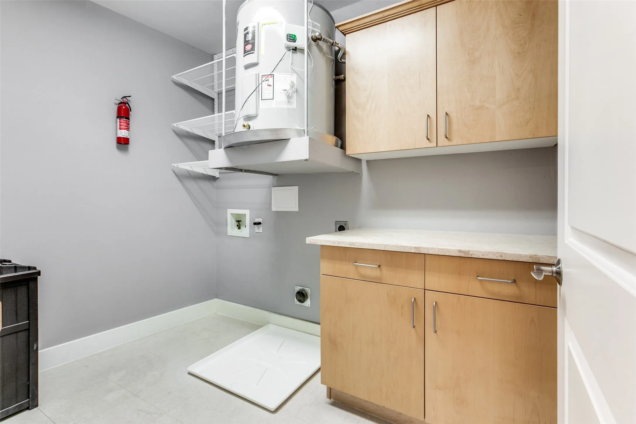 Room for full size washer/dryer
