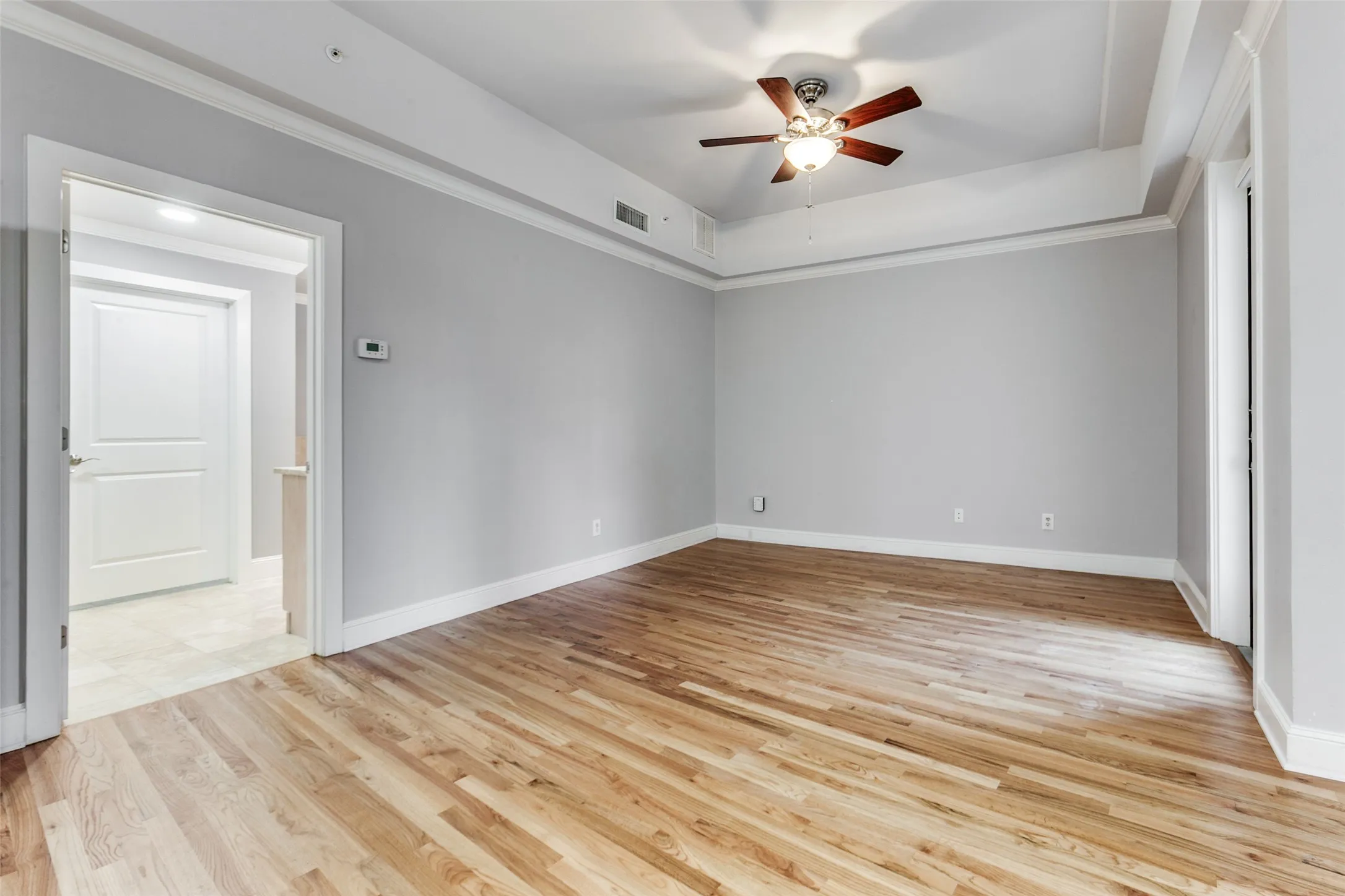 Condominium For Sale in Dallas County , 5055 Addison Circle 205, Addison, Texas 75001, 2 Bedroom, 2 Bathroom, 2 Garage spaces, 2,128 Sqft, built in 2000, Preowned, mls#21160354, Real Estate Agent in Addison, Homes For Sale in Dallas county, Homes For Sale in Addison, Realtor in Addison Texas, Real Estate Brokerage Independent Realty Texas, Luminita Cordes Realtor