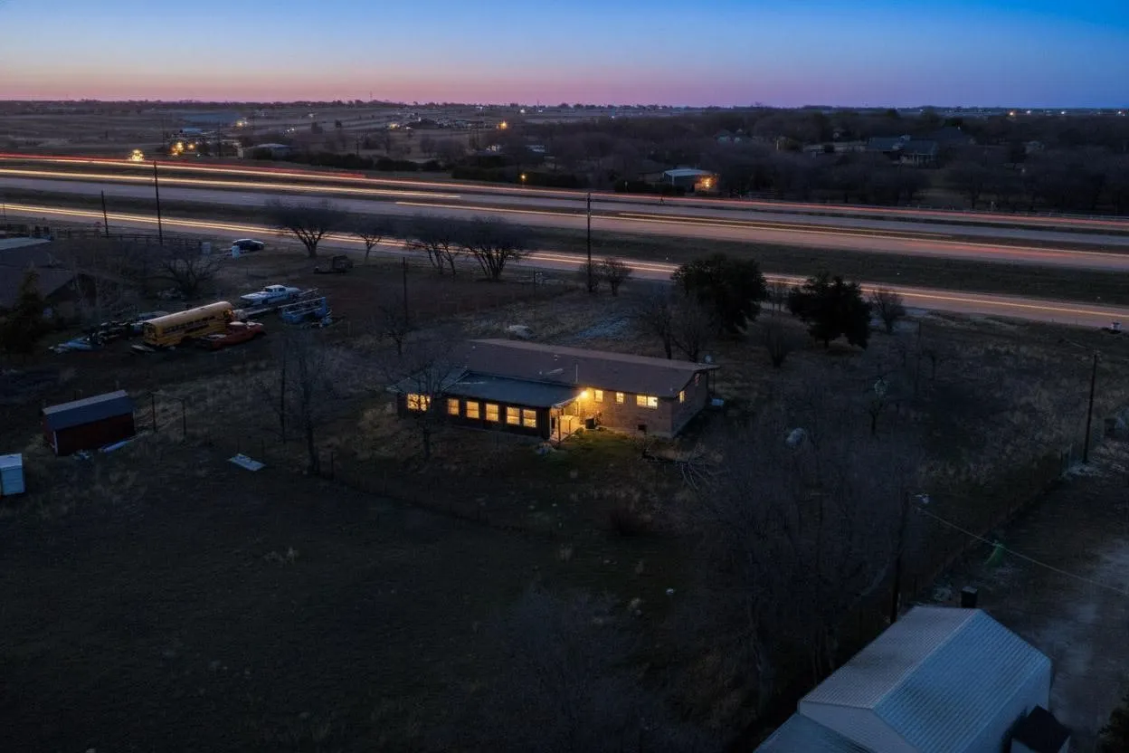 Improved Land For Sale in Tarrant County , 14255 Us-287, Fort Worth, Texas 76179, 0, 0, Garage spaces, 0 Sqft, built in 1977, Price $1,300,000, mls#21158123, Real Estate Agent in Fort Worth, Homes For Sale in Tarrant county, Homes For Sale in Fort Worth, Realtor in Fort Worth Texas, Real Estate Brokerage Independent Realty Texas, Luminita Cordes Realtor