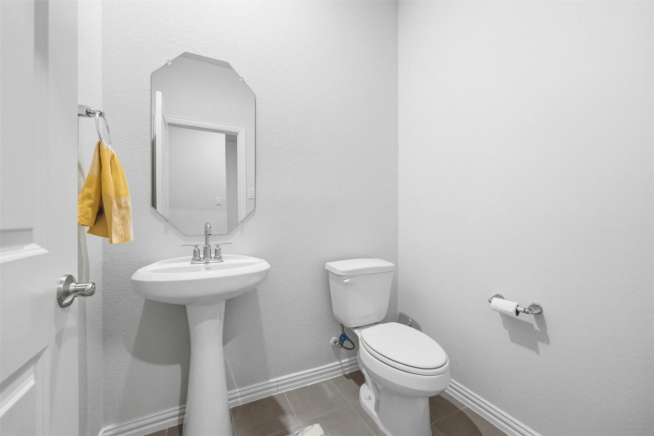 Single Family Residence For Sale in Kaufman County , 1604 Briar Hunt Drive, Forney, Texas 75126, 4 Bedroom, 3 Bathroom, 2 Garage spaces, 2,887 Sqft, built in 2023, Preowned, mls#21161691, Real Estate Agent in Forney, Homes For Sale in Kaufman county, Homes For Sale in Forney, Realtor in Forney Texas, Real Estate Brokerage Independent Realty Texas, Luminita Cordes Realtor