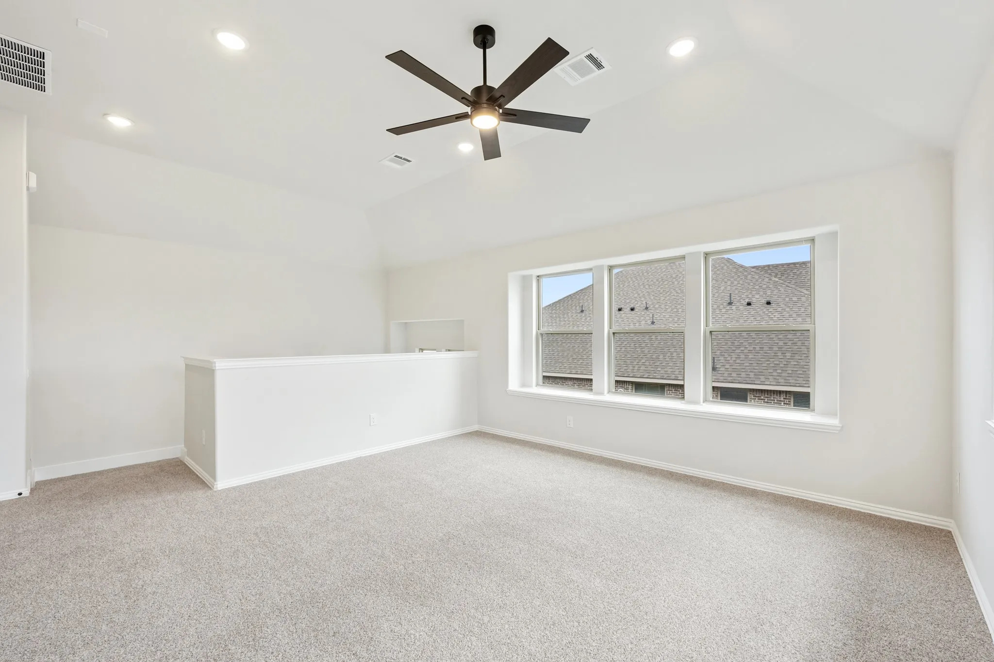 Single Family Residence For Sale in Collin County , 909 Willowbanks Drive, Josephine, Texas 75173, 4 Bedroom, 3 Bathroom, 3 Garage spaces, 2,759 Sqft, built in 2025, New Construction - Complete, mls#21161698, Real Estate Agent in Josephine, Homes For Sale in Collin county, Homes For Sale in Josephine, Realtor in Josephine Texas, Real Estate Brokerage Independent Realty Texas, Luminita Cordes Realtor