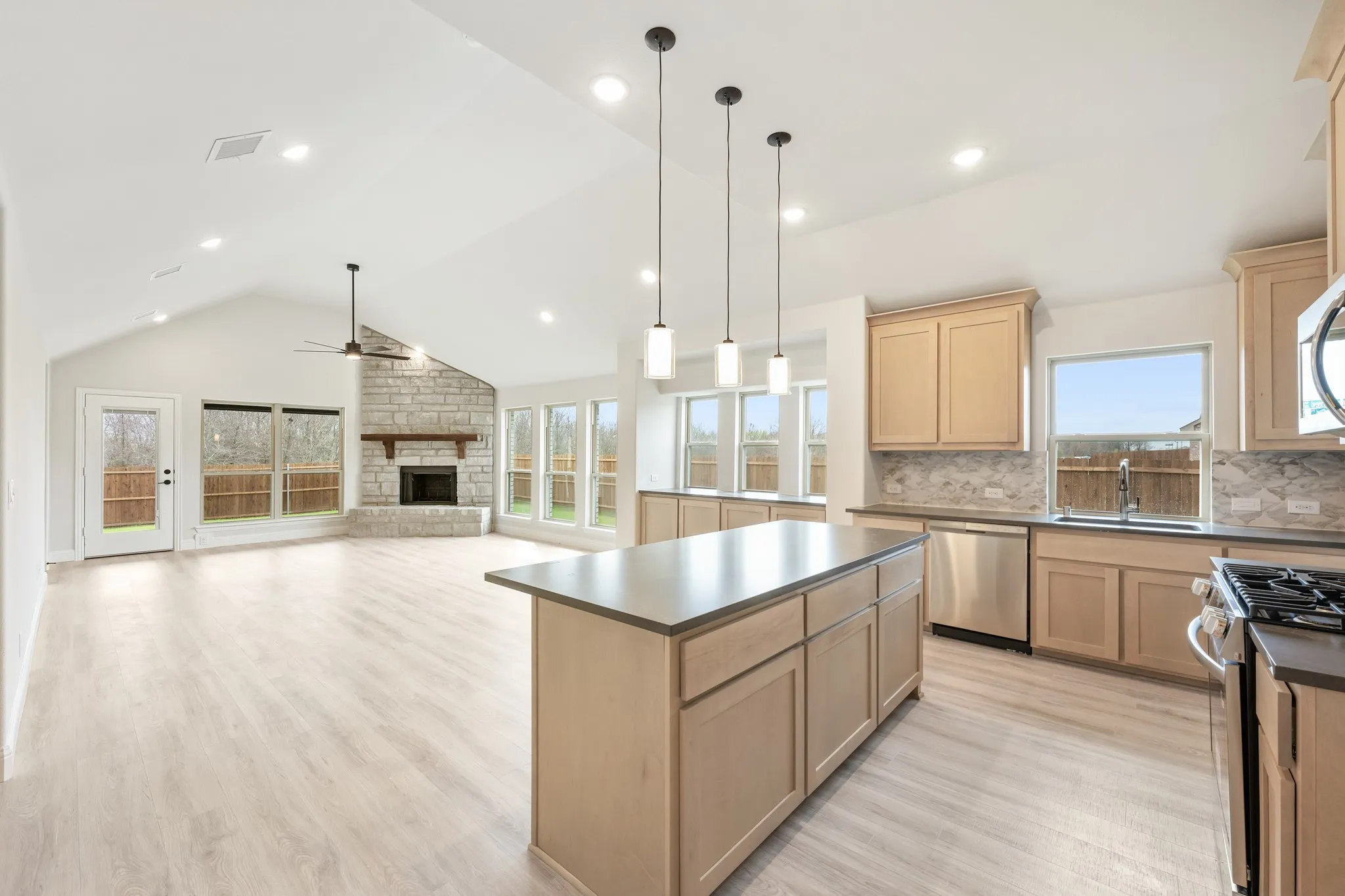 Single Family Residence For Sale in Collin County , 909 Willowbanks Drive, Josephine, Texas 75173, 4 Bedroom, 3 Bathroom, 3 Garage spaces, 2,759 Sqft, built in 2025, New Construction - Complete, mls#21161698, Real Estate Agent in Josephine, Homes For Sale in Collin county, Homes For Sale in Josephine, Realtor in Josephine Texas, Real Estate Brokerage Independent Realty Texas, Luminita Cordes Realtor