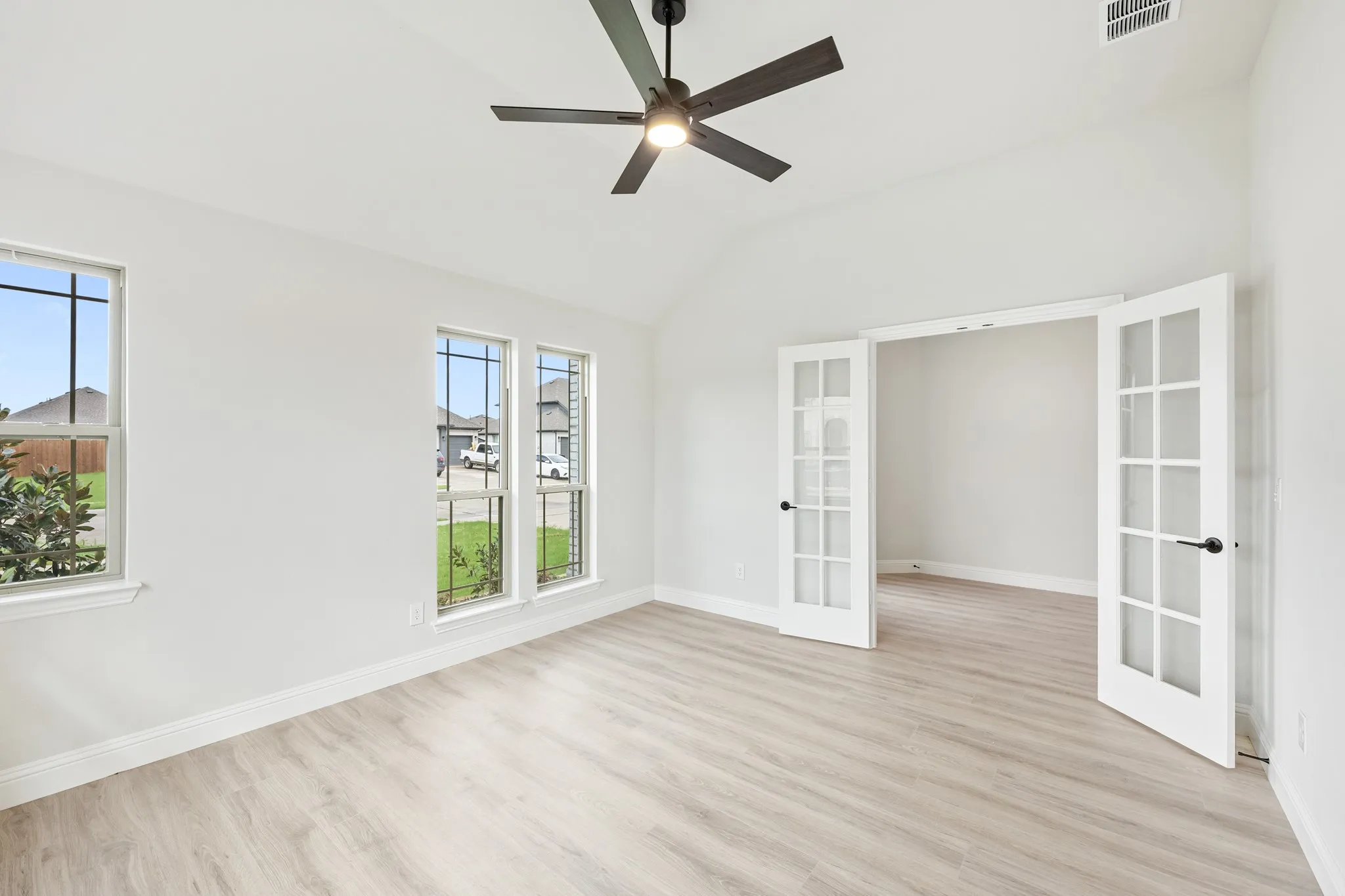 Single Family Residence For Sale in Collin County , 909 Willowbanks Drive, Josephine, Texas 75173, 4 Bedroom, 3 Bathroom, 3 Garage spaces, 2,759 Sqft, built in 2025, New Construction - Complete, mls#21161698, Real Estate Agent in Josephine, Homes For Sale in Collin county, Homes For Sale in Josephine, Realtor in Josephine Texas, Real Estate Brokerage Independent Realty Texas, Luminita Cordes Realtor