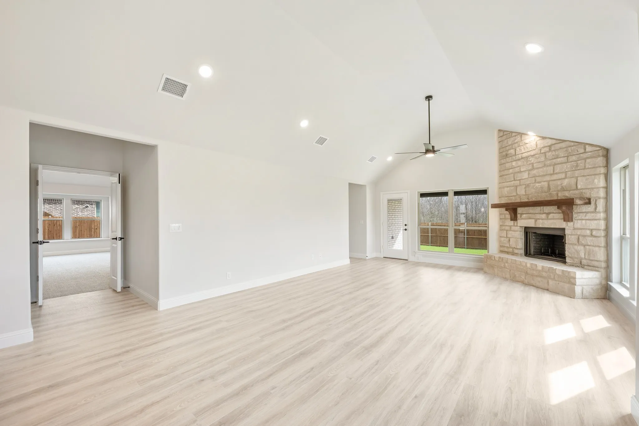 Single Family Residence For Sale in Collin County , 909 Willowbanks Drive, Josephine, Texas 75173, 4 Bedroom, 3 Bathroom, 3 Garage spaces, 2,759 Sqft, built in 2025, New Construction - Complete, mls#21161698, Real Estate Agent in Josephine, Homes For Sale in Collin county, Homes For Sale in Josephine, Realtor in Josephine Texas, Real Estate Brokerage Independent Realty Texas, Luminita Cordes Realtor