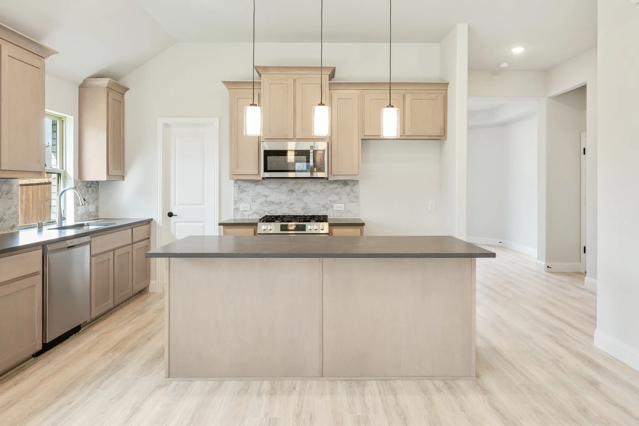 Single Family Residence For Sale in Collin County , 909 Willowbanks Drive, Josephine, Texas 75173, 4 Bedroom, 3 Bathroom, 3 Garage spaces, 2,759 Sqft, built in 2025, New Construction - Complete, mls#21161698, Real Estate Agent in Josephine, Homes For Sale in Collin county, Homes For Sale in Josephine, Realtor in Josephine Texas, Real Estate Brokerage Independent Realty Texas, Luminita Cordes Realtor