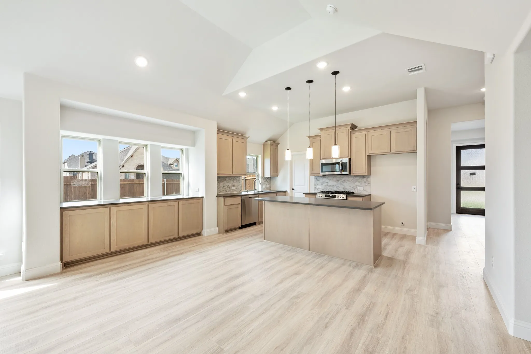 Single Family Residence For Sale in Collin County , 909 Willowbanks Drive, Josephine, Texas 75173, 4 Bedroom, 3 Bathroom, 3 Garage spaces, 2,759 Sqft, built in 2025, New Construction - Complete, mls#21161698, Real Estate Agent in Josephine, Homes For Sale in Collin county, Homes For Sale in Josephine, Realtor in Josephine Texas, Real Estate Brokerage Independent Realty Texas, Luminita Cordes Realtor