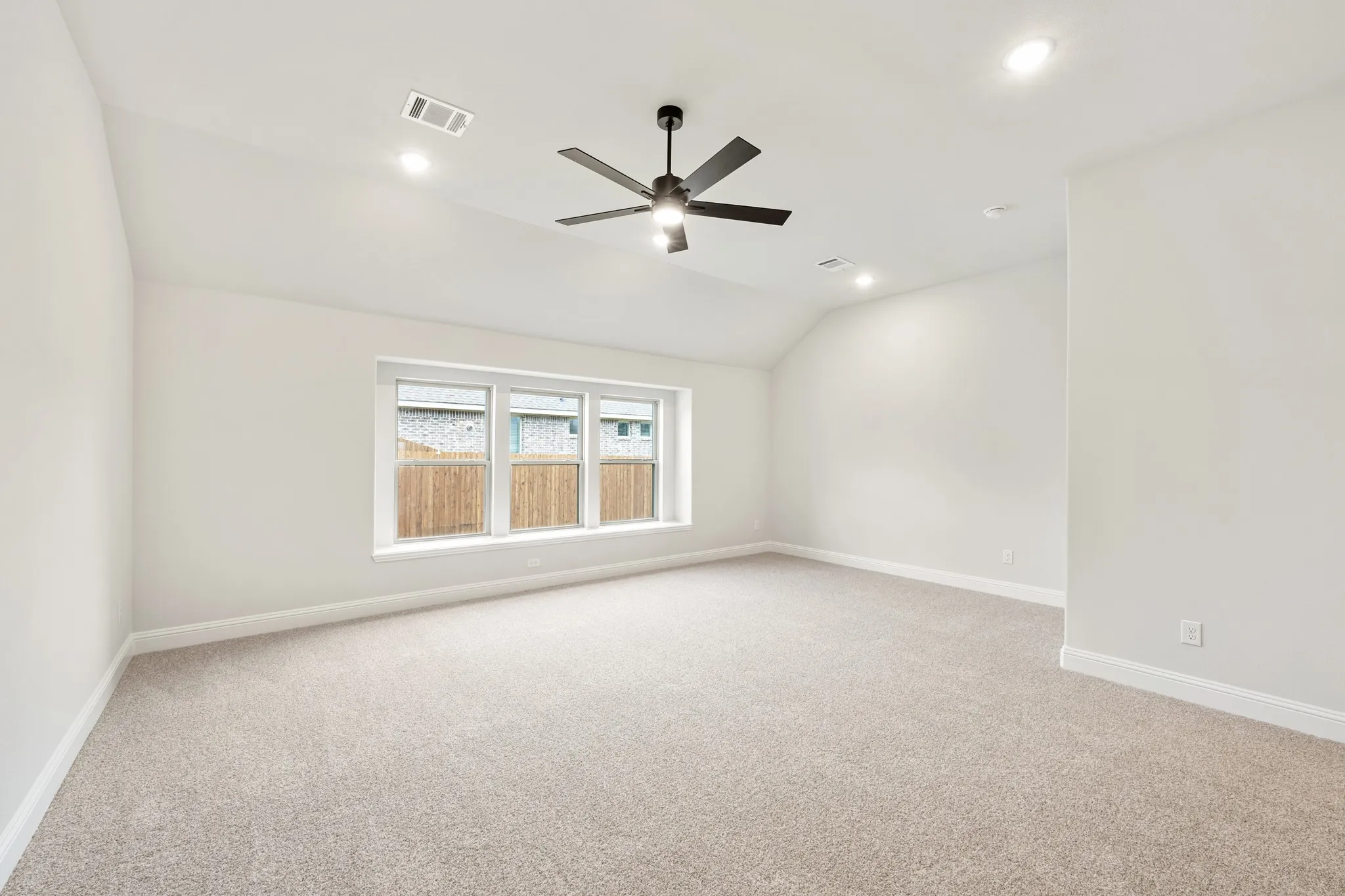 Single Family Residence For Sale in Collin County , 909 Willowbanks Drive, Josephine, Texas 75173, 4 Bedroom, 3 Bathroom, 3 Garage spaces, 2,759 Sqft, built in 2025, New Construction - Complete, mls#21161698, Real Estate Agent in Josephine, Homes For Sale in Collin county, Homes For Sale in Josephine, Realtor in Josephine Texas, Real Estate Brokerage Independent Realty Texas, Luminita Cordes Realtor